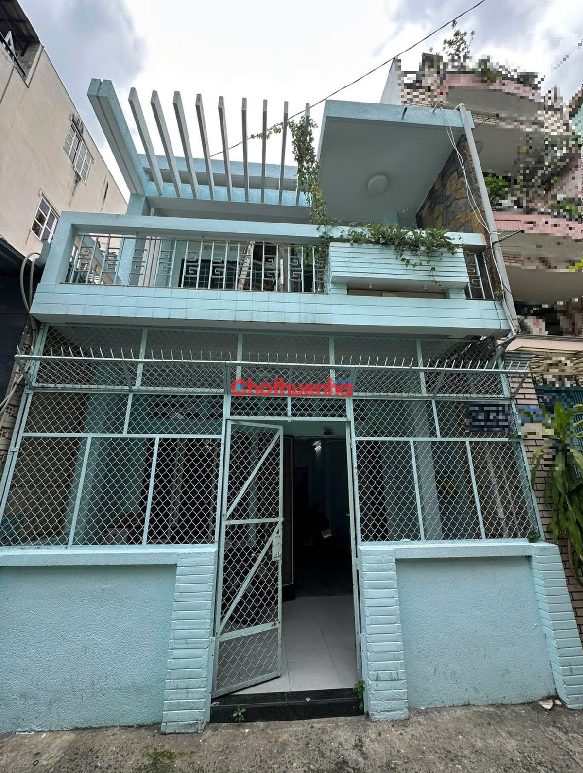 Cho thuê nhà ngay trung tâm Sài Gòn Đường Cách Mạng Tháng 8, Phường 11, Quận 3.