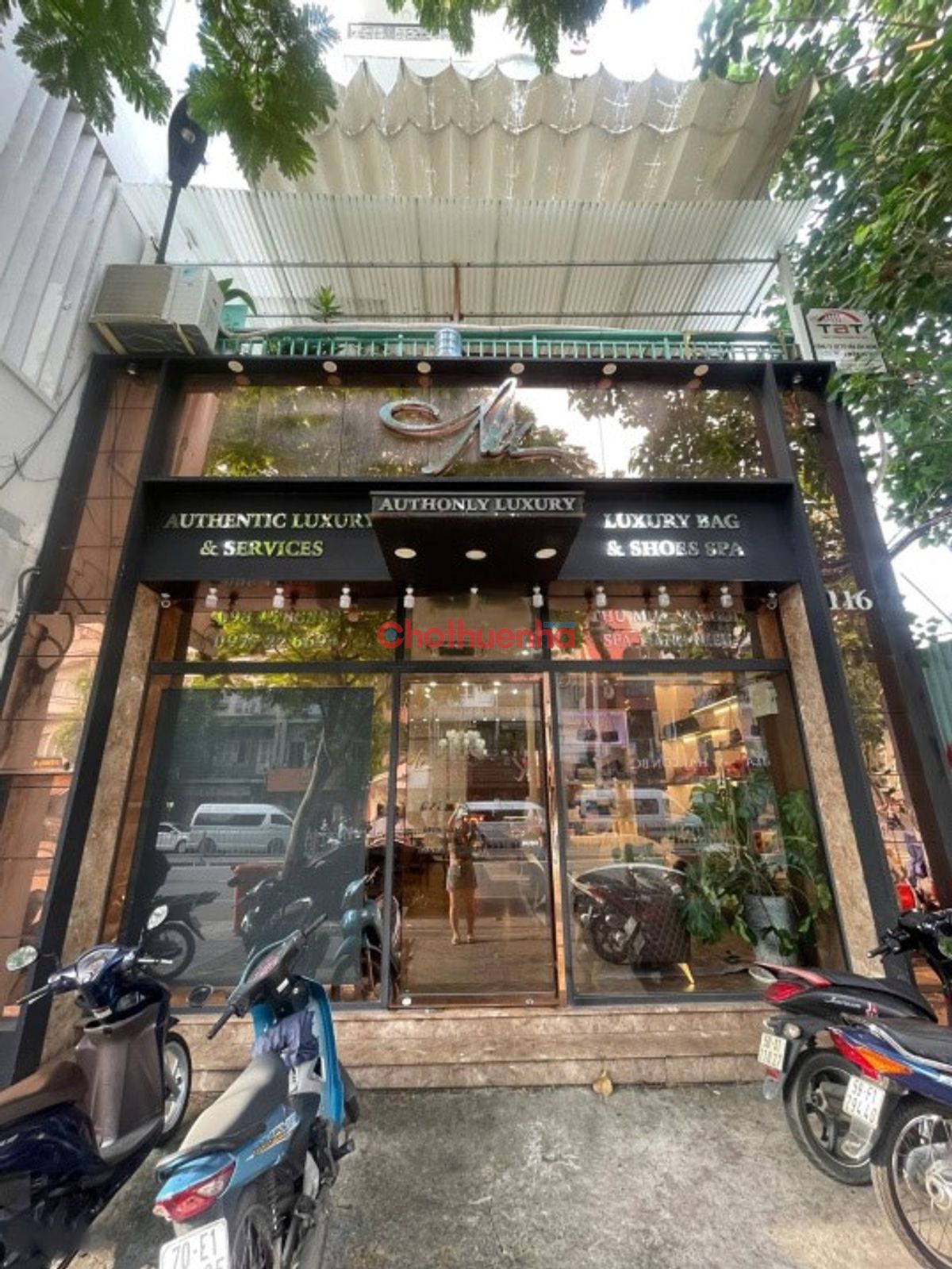 CHO THUÊ MẶT BẰNG NGUYỄN CƯ TRINH, PHƯỜNG NGUYỄN CƯ TRINH, QUẬN 1 - ngang hơn 6m, vỉa hè rộng rãi.