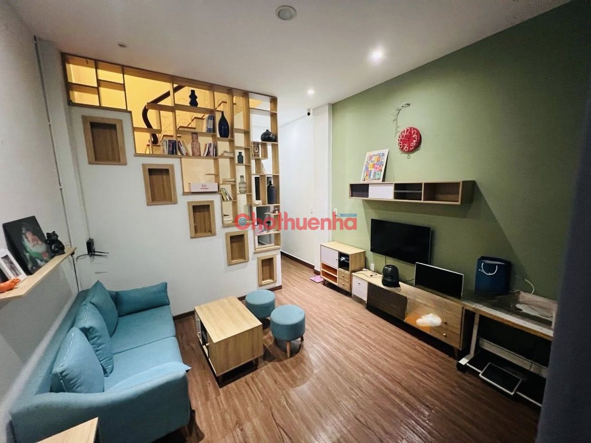 Cho thuê nhà nguyên căn Trần Quang Diệu, Phường 14, Quận 3- 4mx12m