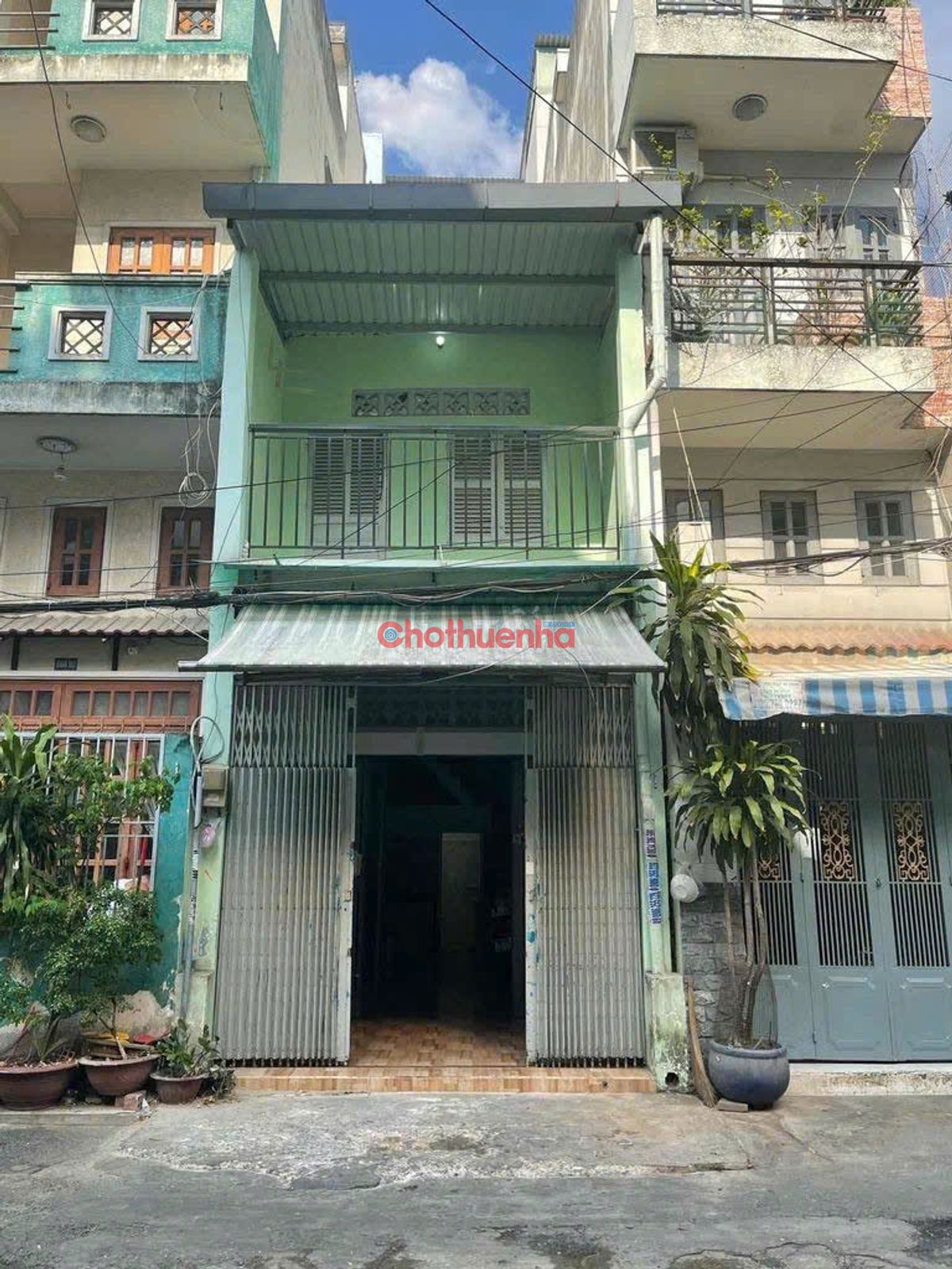 Cho thuê nhà hẻm buôn bán đường Nguyễn Đình Chiểu, Phường 5, Quận 3.