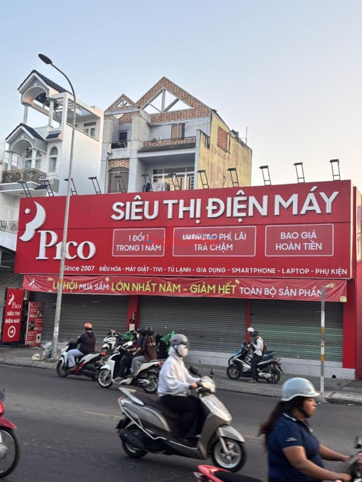 Cho thuê nhà nguyên căn mặt tiền Quang Trung, Gò Vấp, ngang 17m x34m trệt 1 lầu trống suốt