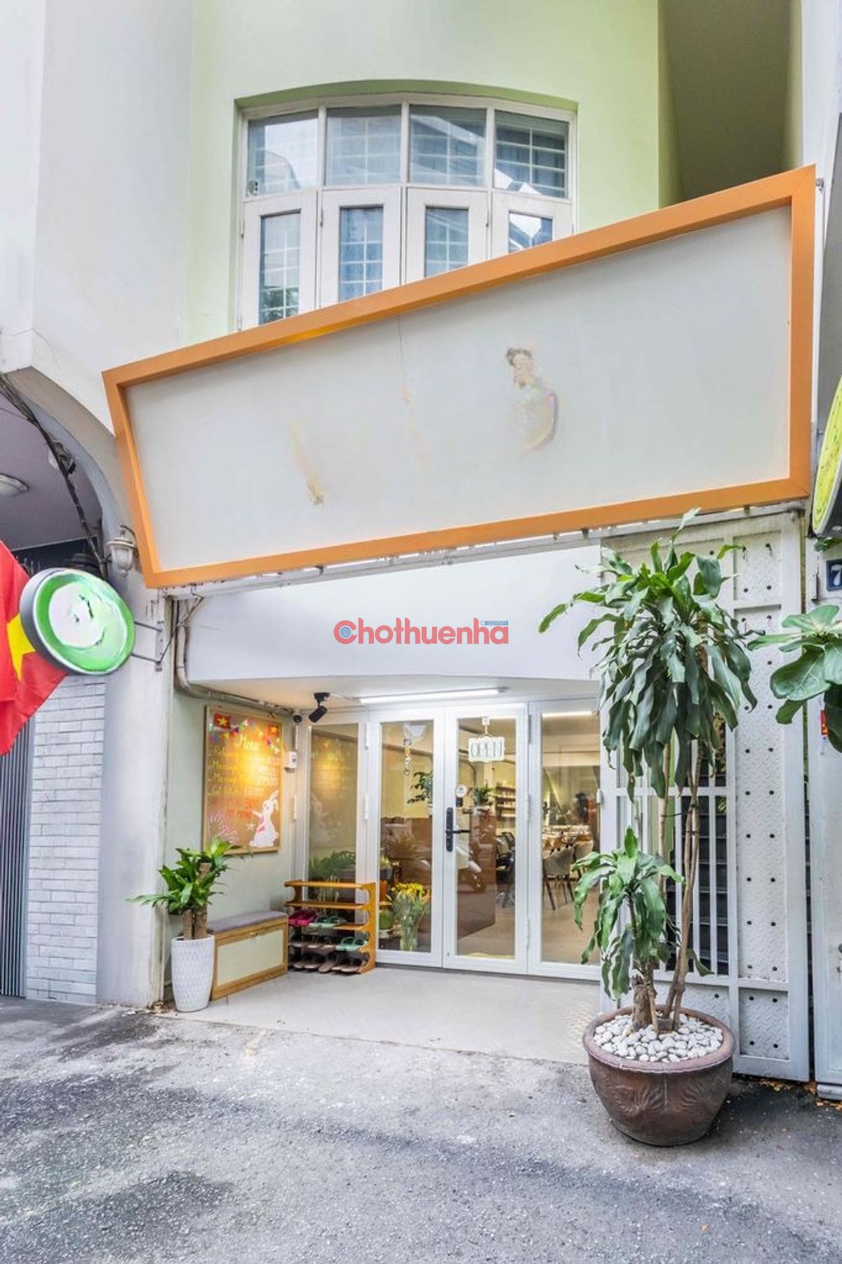 CHO THUÊ MẶT BẰNG TRỆT LỬNG - NGUYỄN TRÃI, QUẬN 1 - 70M2/SÀN