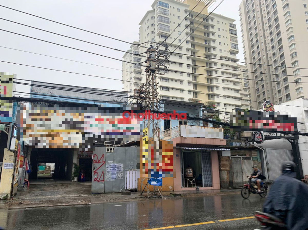 CHO THUÊ ĐẤT MẶT TIỀN CÓ NHÀ TIỀN CHÊ 2.250 M2