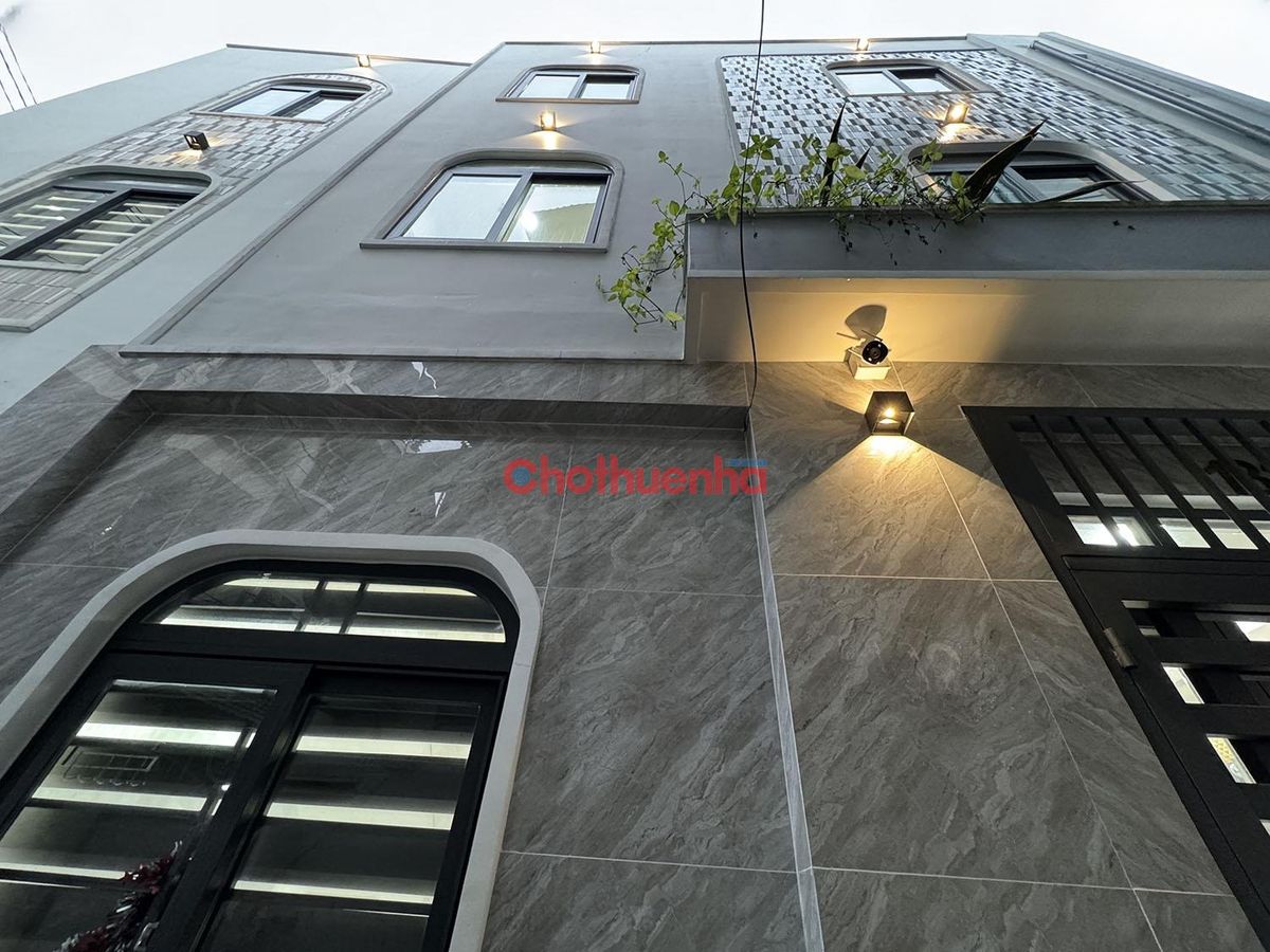 Cho thuê nhà đẹp Hoàng Văn Thụ, Phường 9, Quận Phú Nhuận.