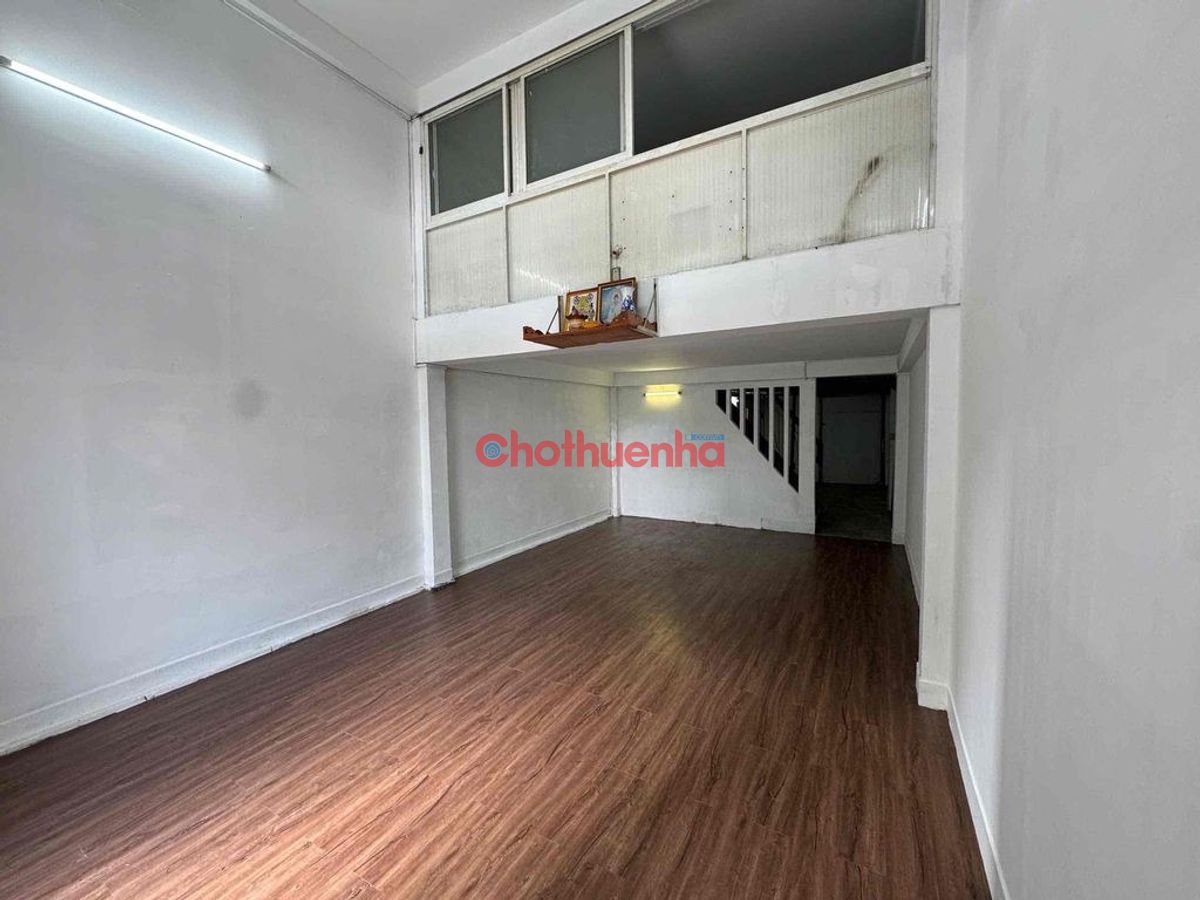 NHÀ CHO THUÊ NC MẶT TIỀN GẦN THUẬN KIỀU PLAZA. 
