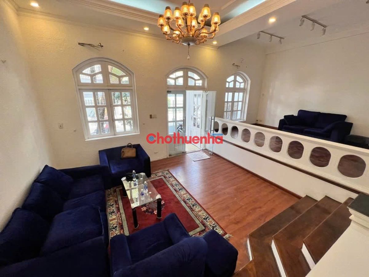 Cho thuê nhà Mặt tiền Đặng Dung Phường Tân Định quận 1.  Ngang 8m - DTSD 400m2