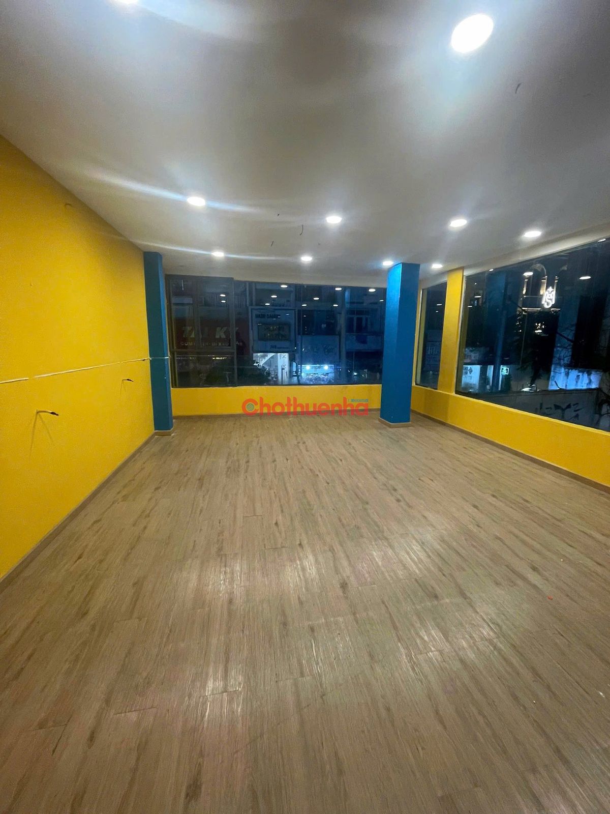 Cho thuê nhà nguyên căn Góc hai mặt tiền đường Nguyễn Đình Chiểu Q3 khúc 2 chiều 