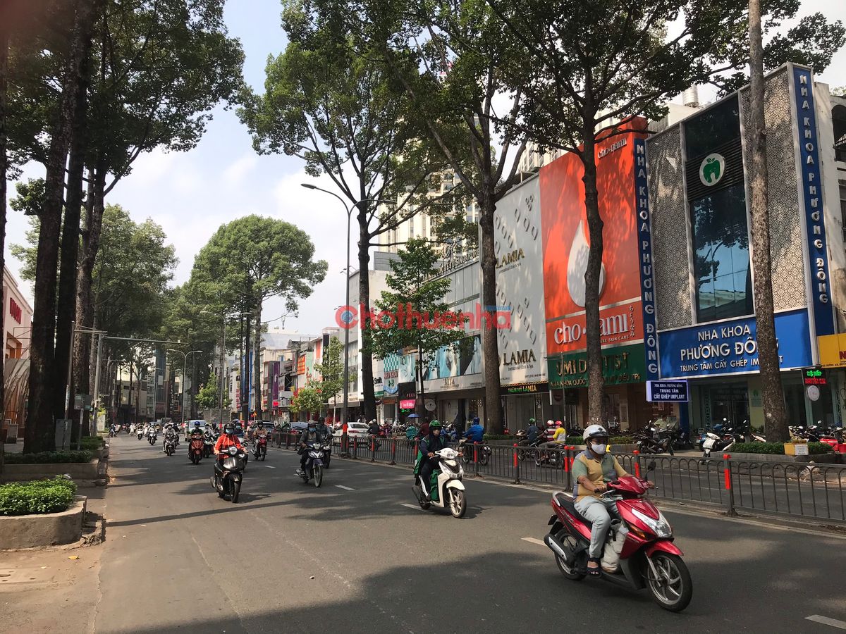 Nhà mới nguyên căn mặt tiền đối diện Vincom đường 3/2, Phường 12, Quận 10, Hồ Chí Minh.