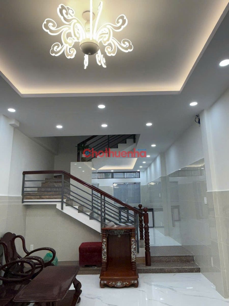 CHO THUÊ NHÀ HẺM XE HƠI RA VÀO THÔNG TUYẾN ĐƯỜNG PHẠM VĂN HAI & LÊ VĂN SỸ