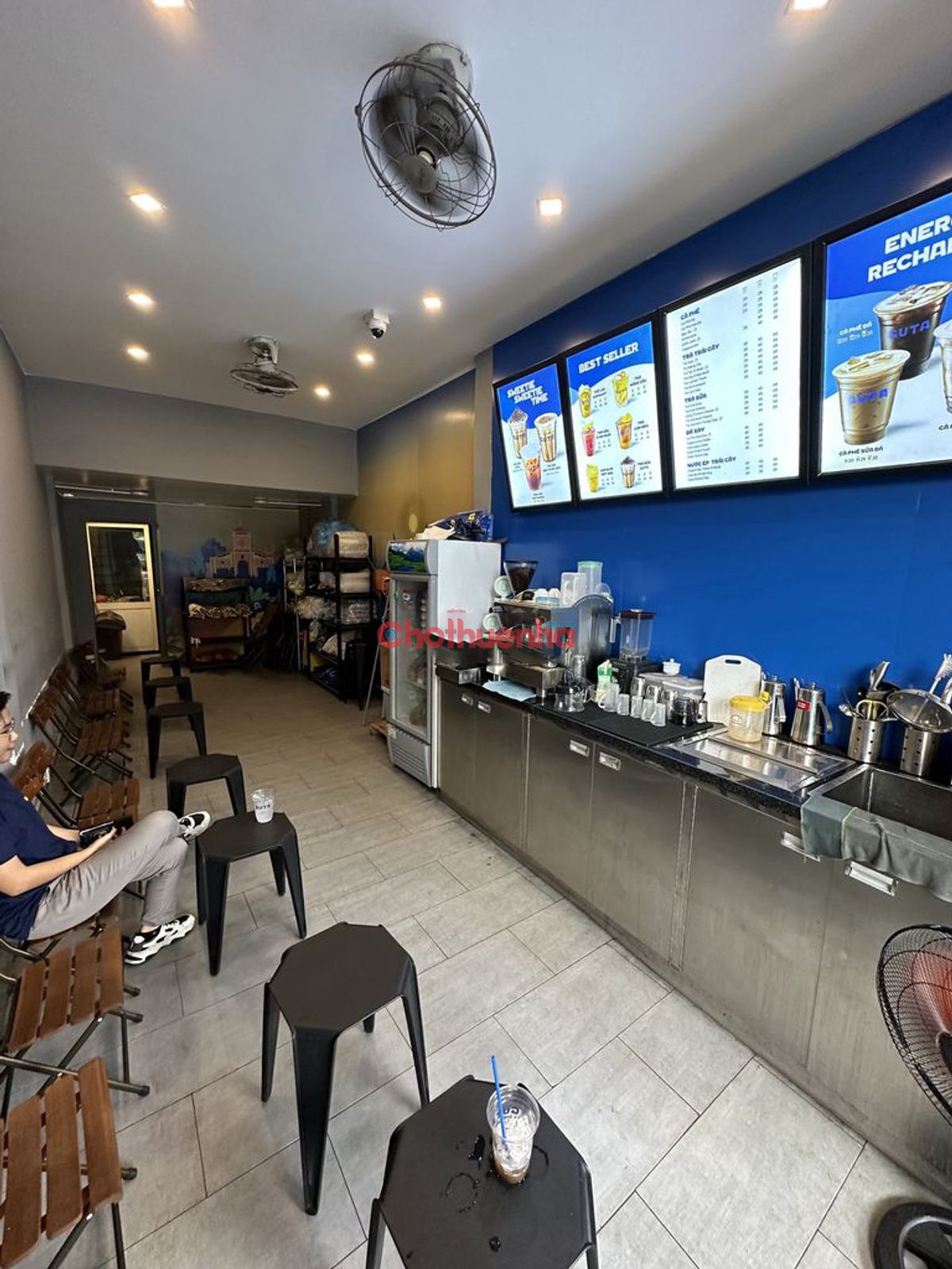 CHO THUÊ MẶT BẰNG – LÝ THÁI TỔ, Q.10 – NGAY VÒNG XOAY, VỈA HÈ RỘNG 