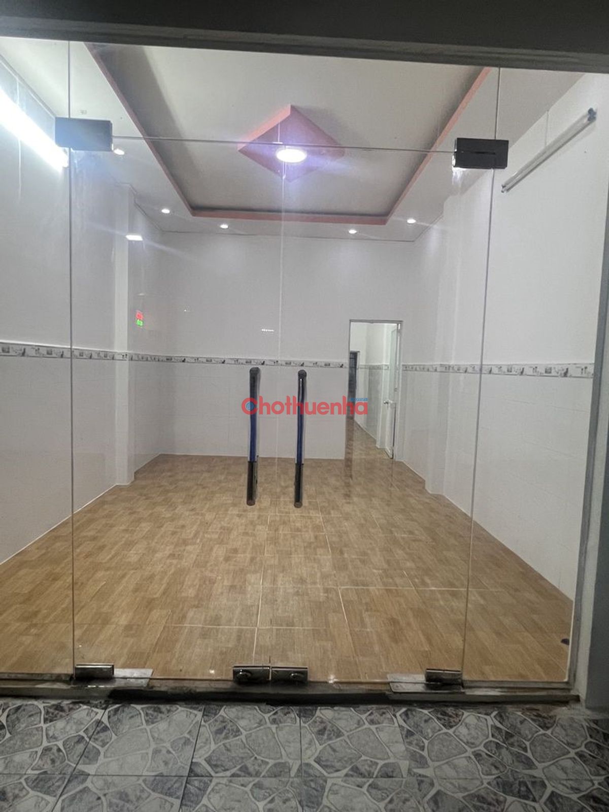 Cho thuê nhà mặt tiền Phường 15, Quận Tân Bình.