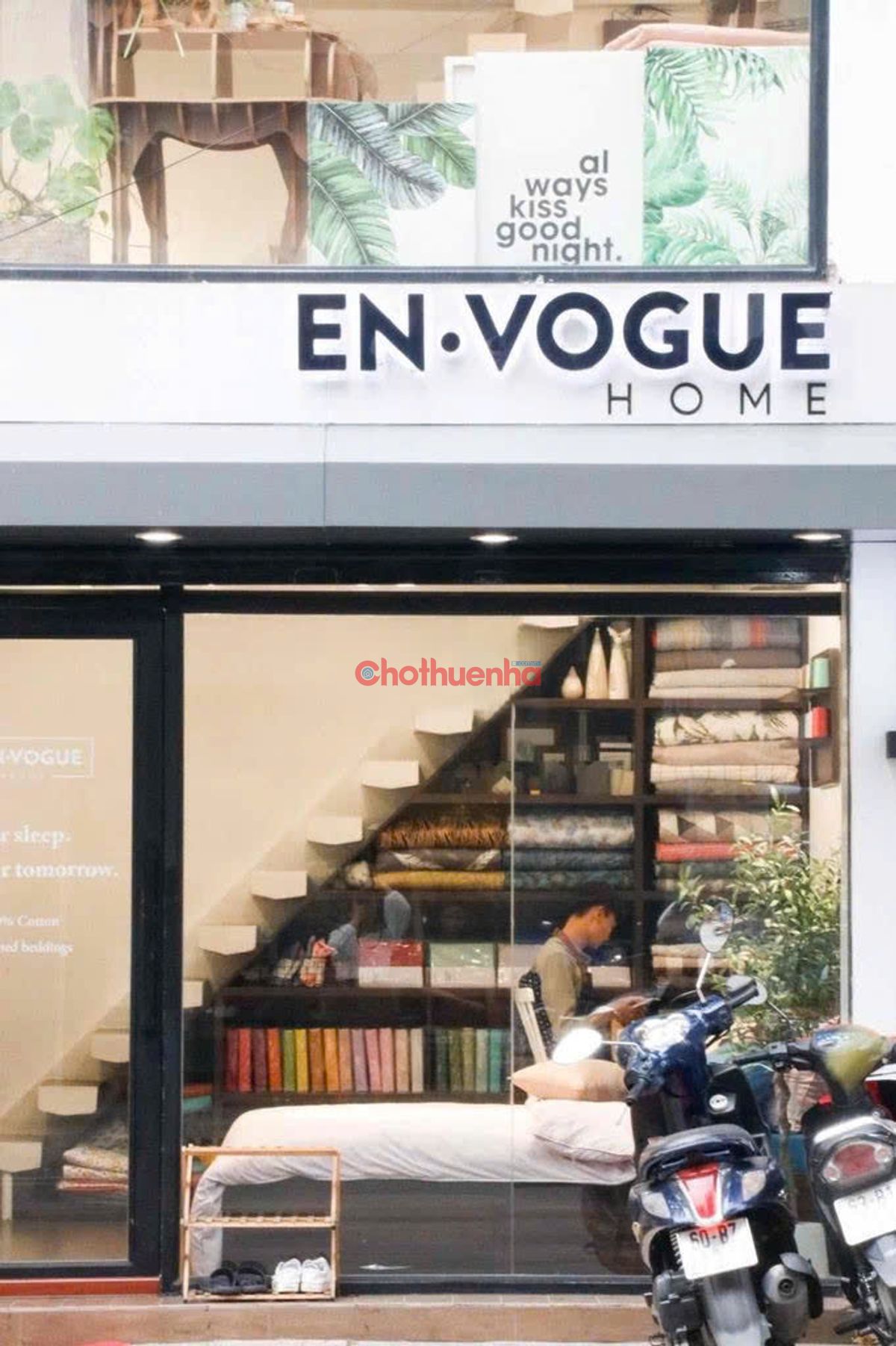 cho thuê nhà mặt tiền đường võ văn tần 1 trệt 4 lầu giá chỉ 20tr - quận 3