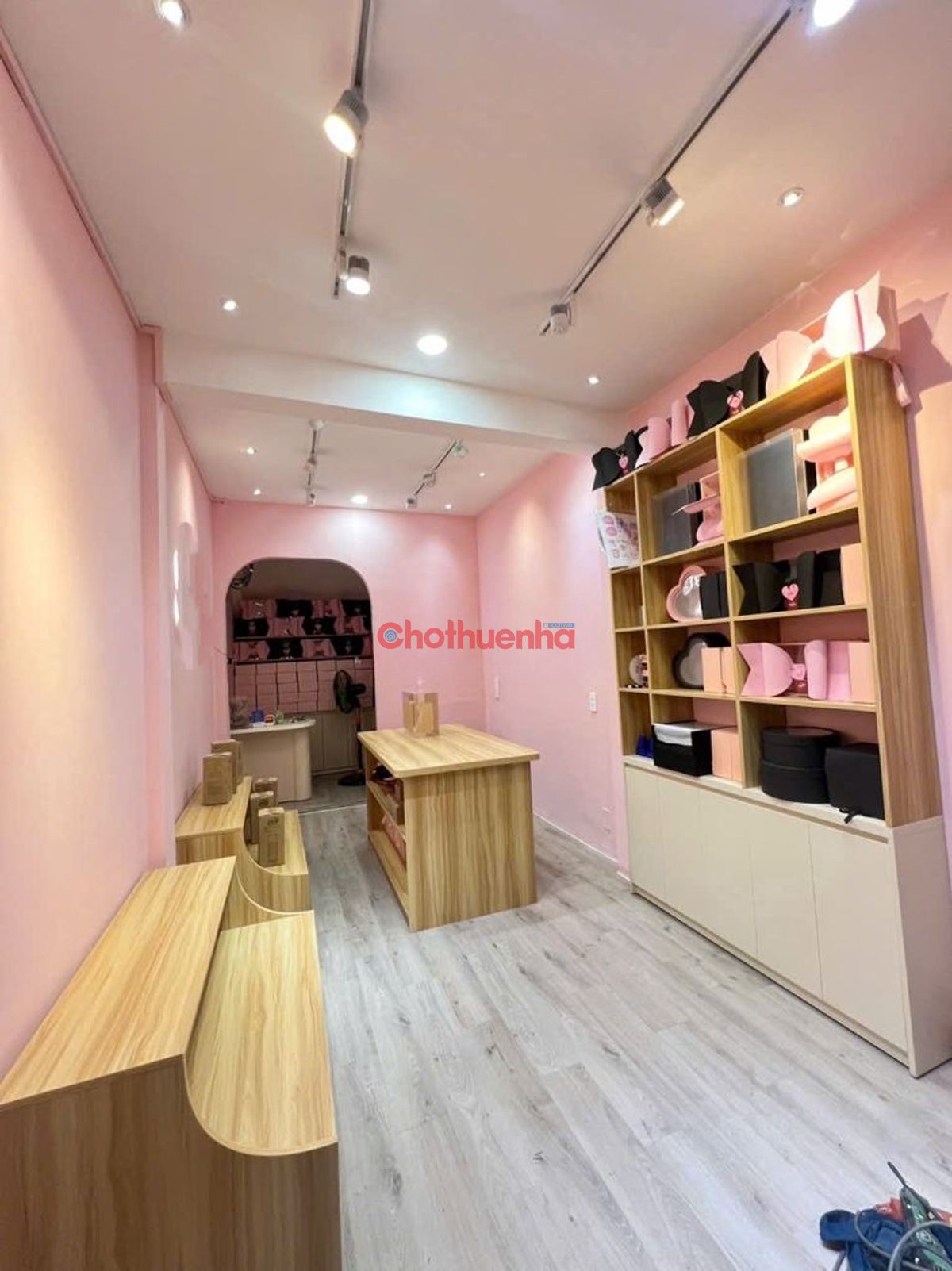 Cho thuê Nhà mặt tiền đường Trần Đình Xu Phường Nguyễn Cư Trinh Quận 1.