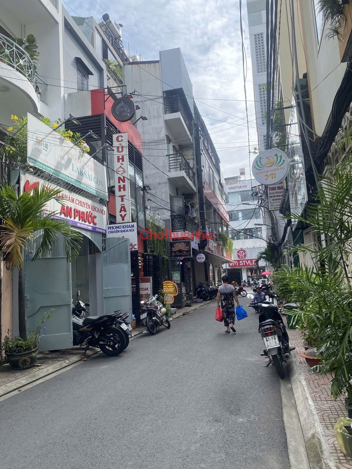 Cho thuê nhà hẻm Sư Vạn Hạnh, P12, Q10.