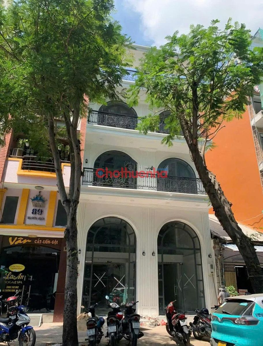 Cho thuê Tòa nhà văn phòng mới xây mặt tiền 91 - 93 Trương Định, Phường 6, Quận 3.