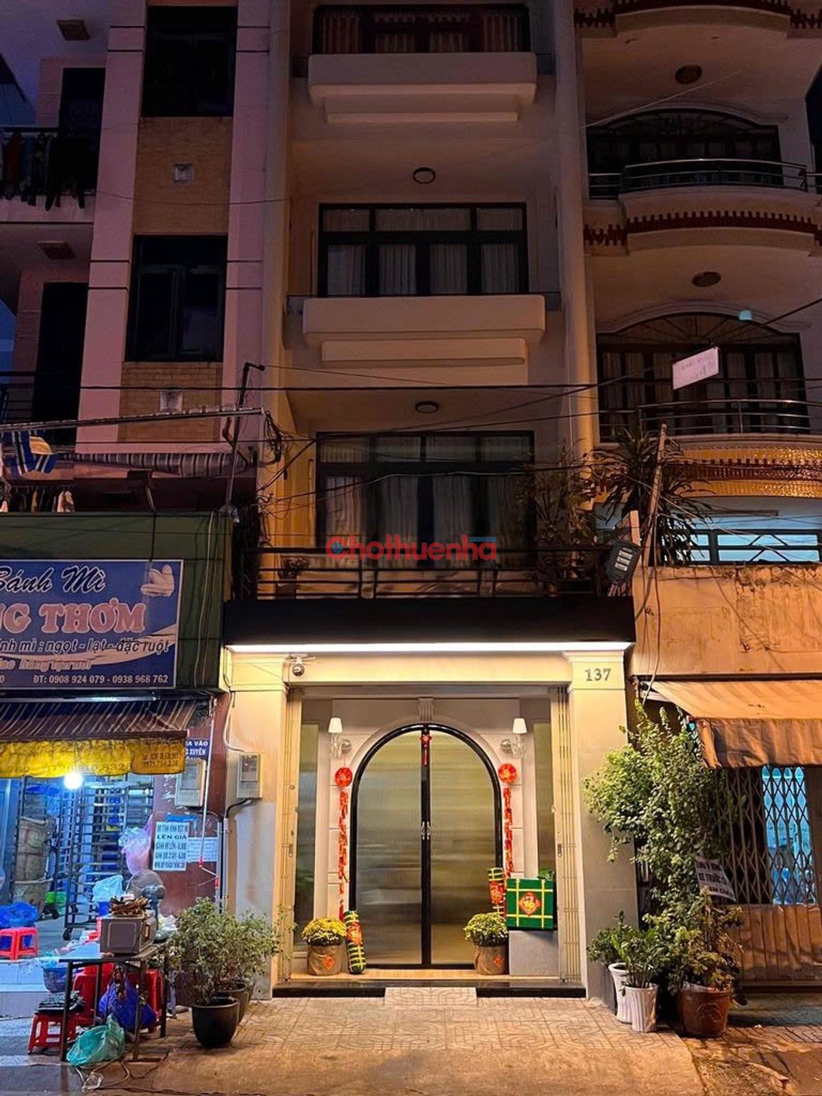 Cho thuê nhà mặt tiền Nhật Tảo, Quận 10.Nhà đẹp giá thuê chỉ 35 triệu.