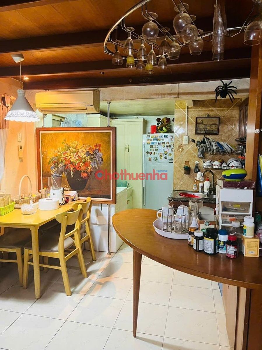 Cho thuê Nhà MẶT TIỀN NGUYỄN DU, P.Bến Nghé, Q1.