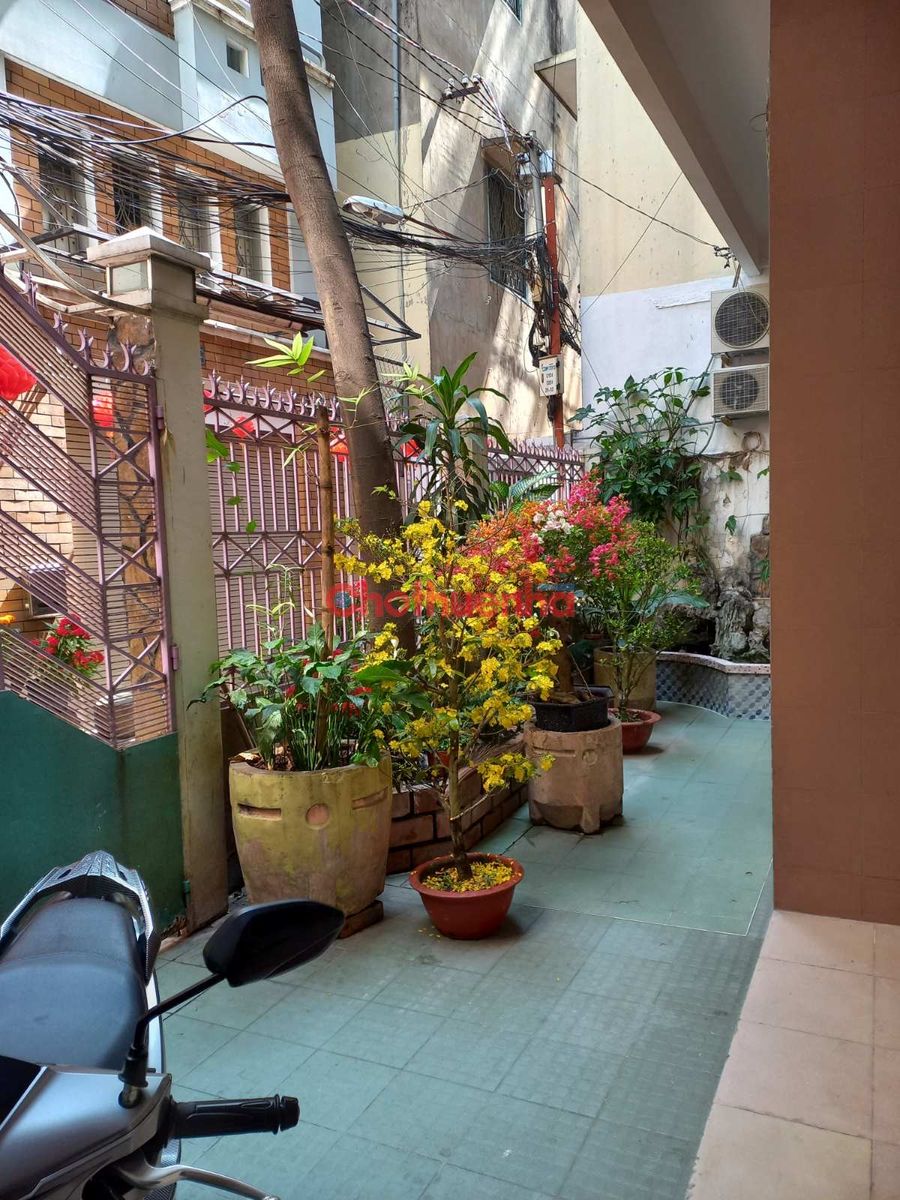 Cho thuê mặt bằng đường Bùi Thị Xuân, Phường Phạm Ngũ Lão, Quận 1.Diện tích: 9x11m.