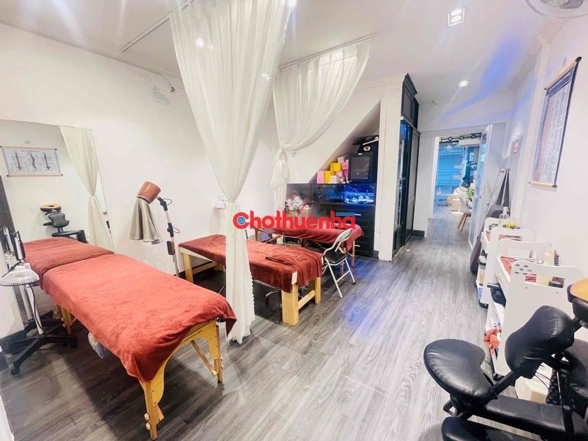Cho thuê mặt tiền đường Nguyễn Trãi, Quận 5. Khu vực kinh doanh sầm uất 