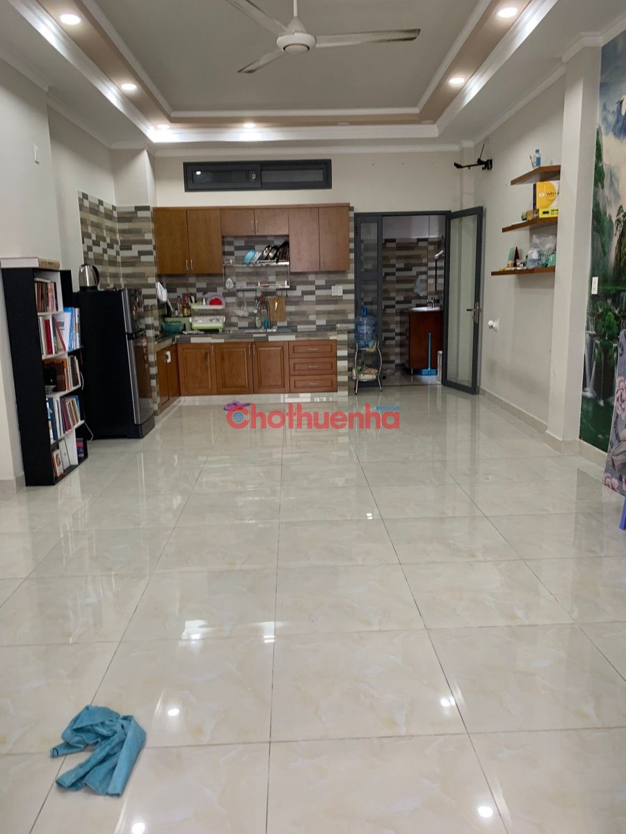 Cho Thuê nhà Đất Thánh, Phường 6, Quận Tân Bình.