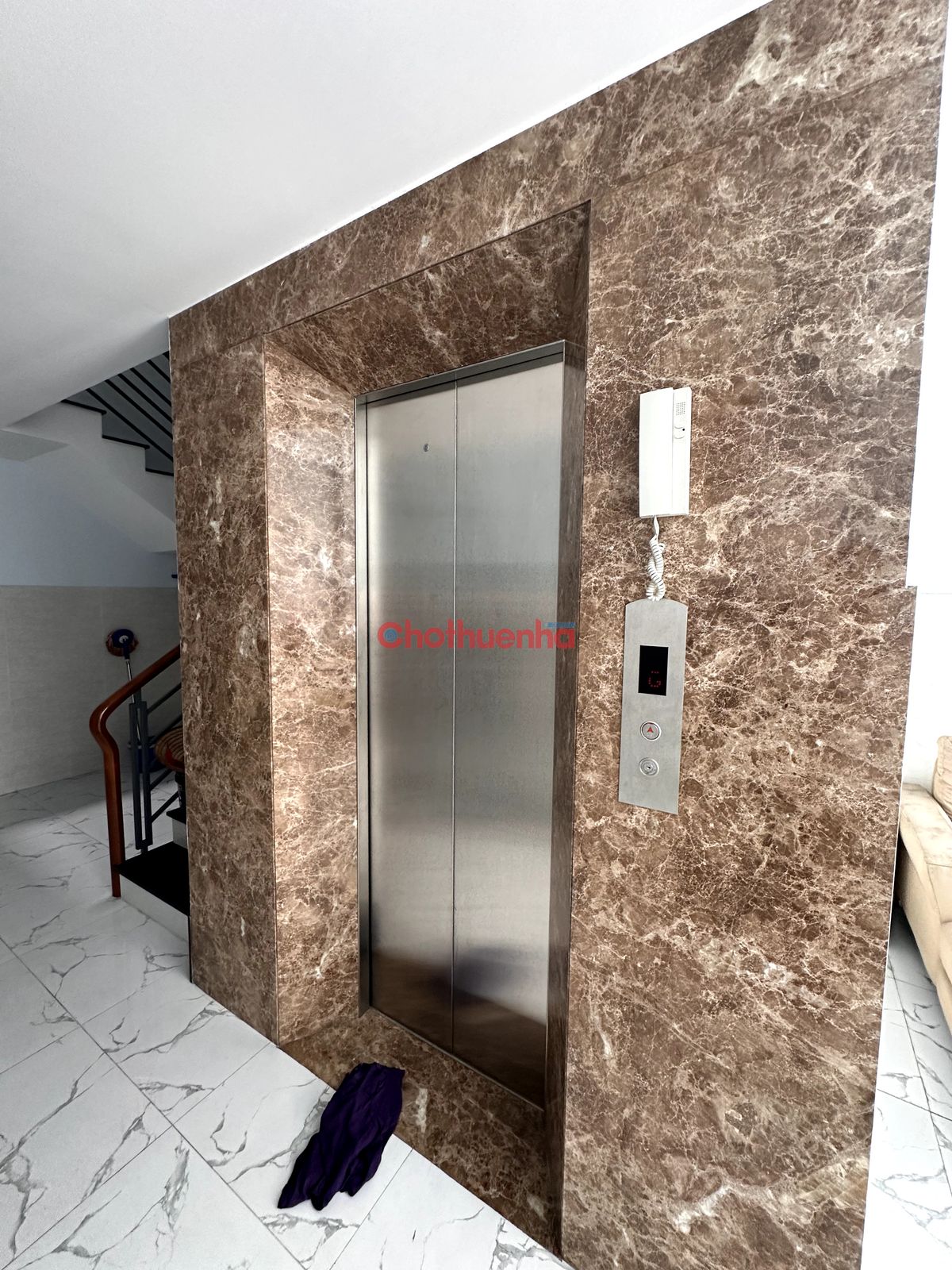 Cho thuê nhà có thang máy ngay mặt tiền đường nguyễn thiện thuật, phường 12, quận bình thạnh