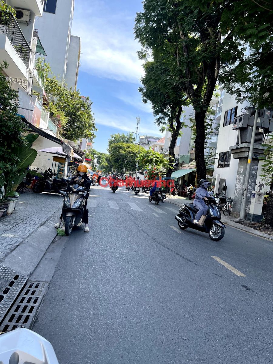 Cho thuê nhà mặt tiền Hòa Hưng, Phường 12, Quận 10 - dài 29m - chỉ 25 triệu/tháng.