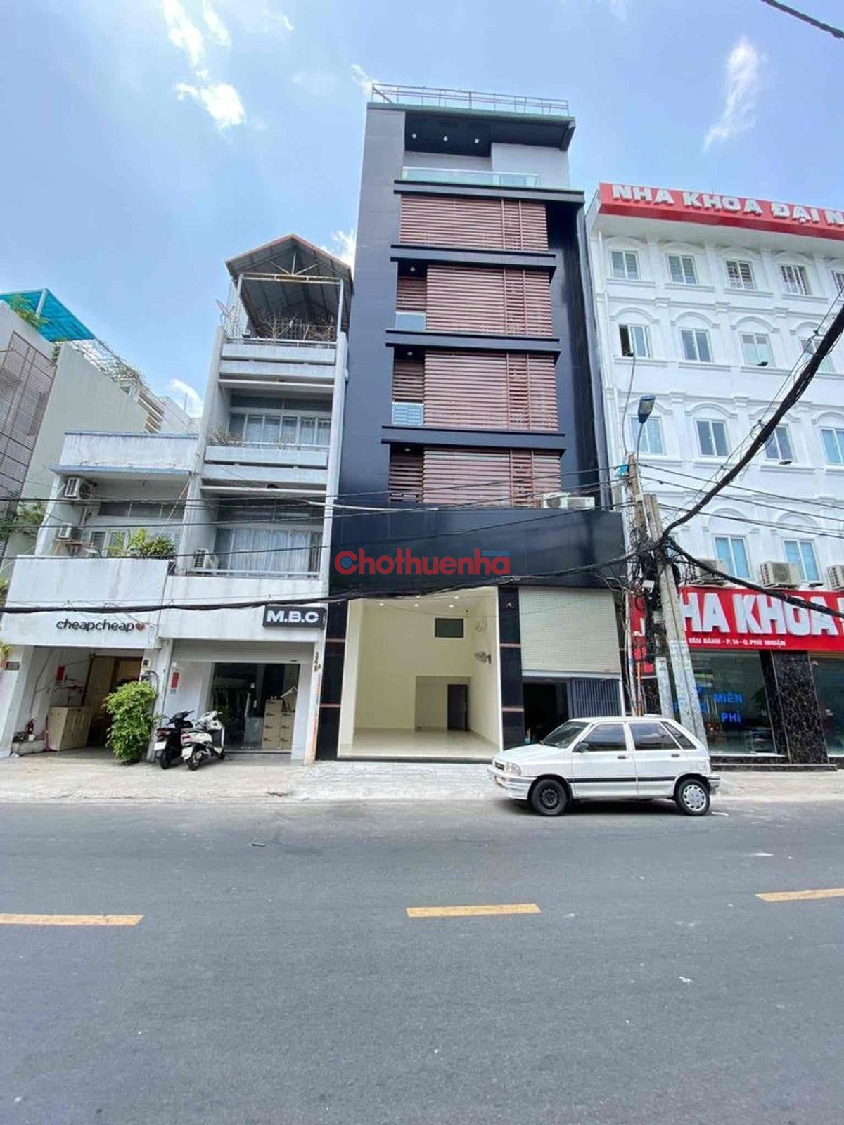 Cho thuê mặt bằng Huỳnh Văn Bánh, P.13, Phú Nhuận - 4.5x12m, 2 Tầng