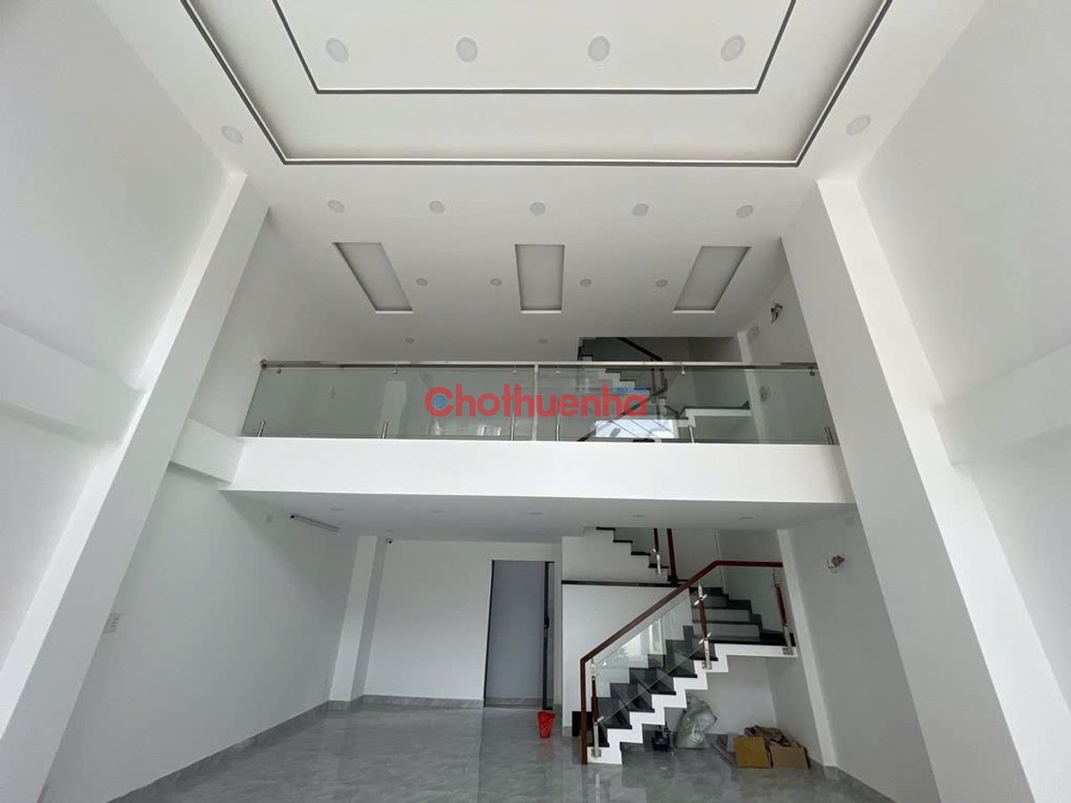 Cho thuê nhà 6 tầng mới mặt tiền đường Trần Đình Trọng Quận Tân Phú