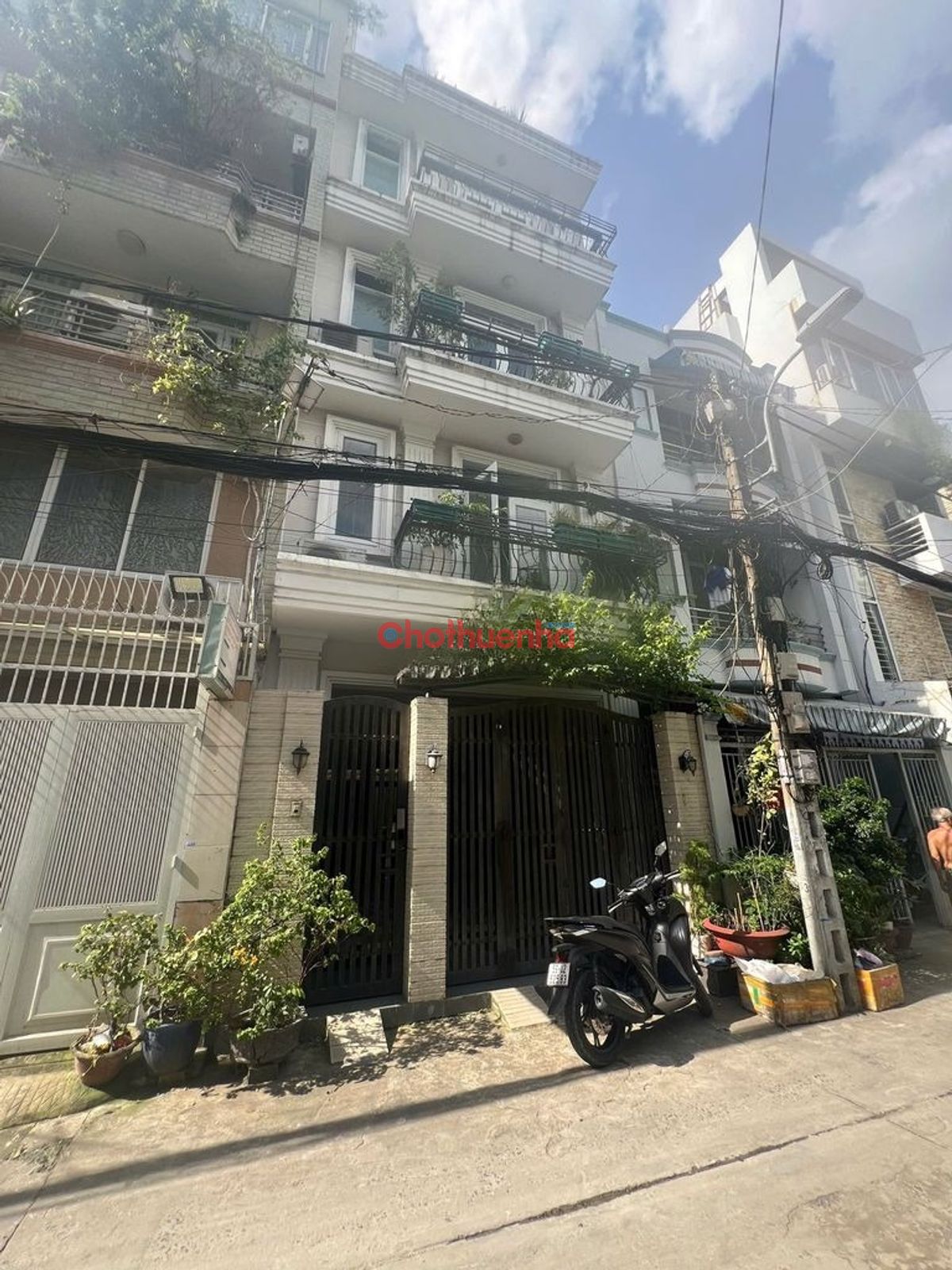 Cho thuê nhà mới đẹp đường Lý Thường Kiệt. 5.2x13m. Giá chỉ 30 triệu