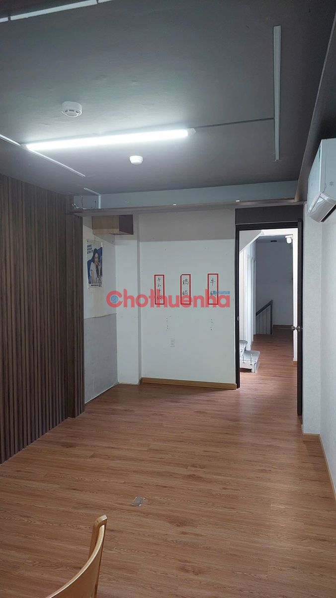 Cho thuê nhà mặt tiền số đường Lê Thánh Tôn, phường Bến Nghé, quận q1