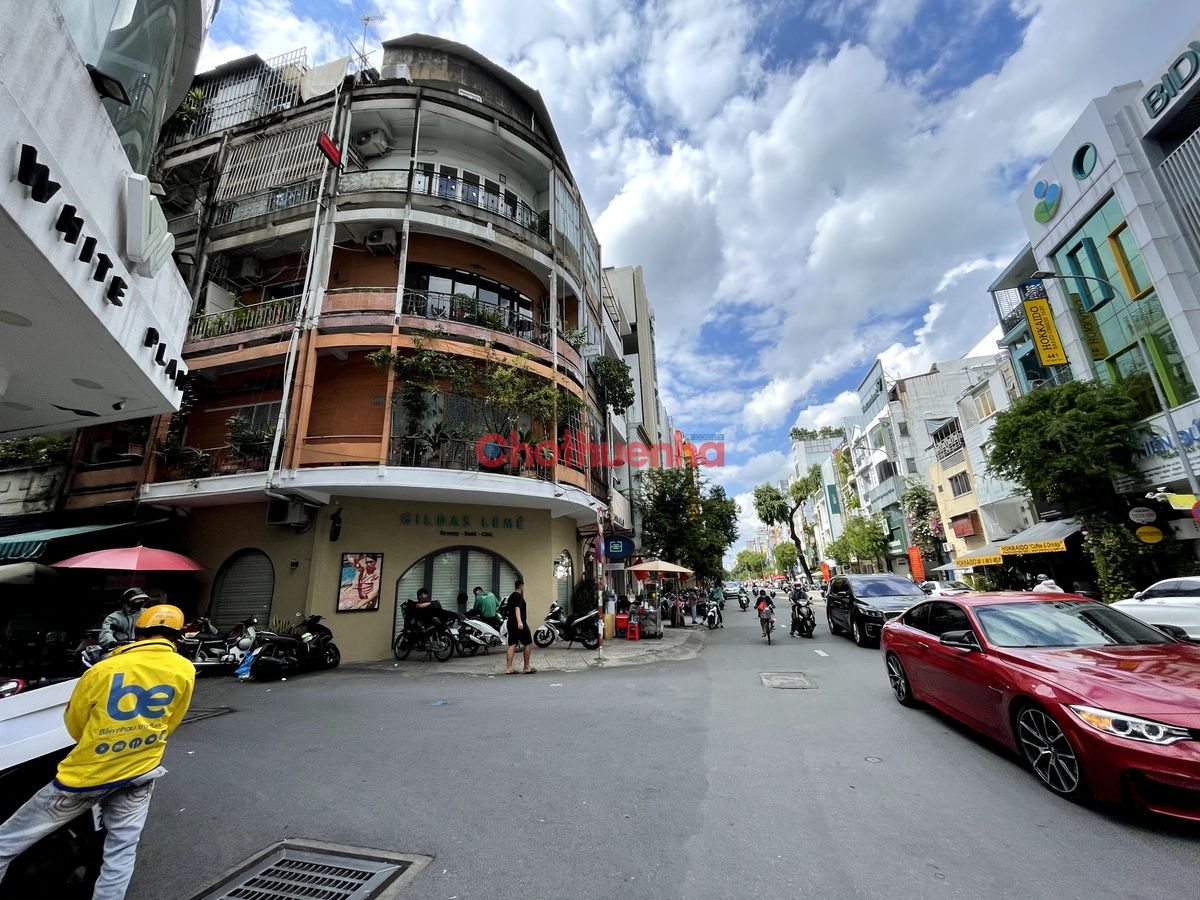 CHO THUÊ MẶT BẰNG GÓC ĐƯỜNG VÕ VĂN TẦN, QUẬN 3 - NGANG 6M - THỜI TRANG, SHOWROOM TRƯNG BÀY,..