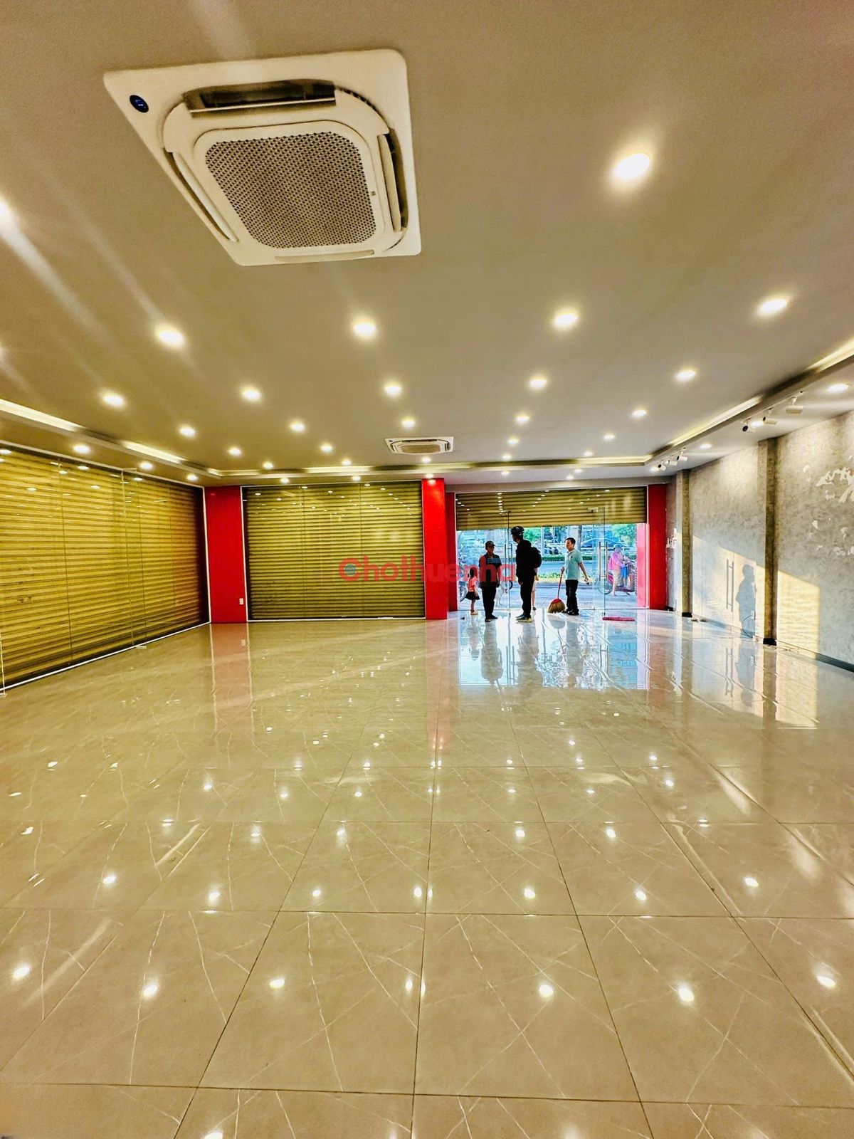 Cho thuê nhà mặt tiền diện tích rộng đường Điện Biên Phủ, Phường 17, Quận Bình Thạnh.