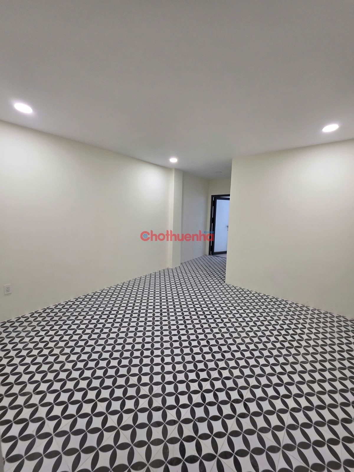 Cho thuê nhà Cách Mạng Tháng 8, Phường 5, Quận 1.