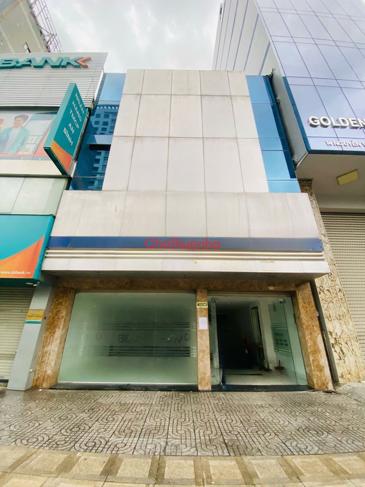  Tòa nhà văn phòng mặt tiền đường Nguyễn Văn Trỗi, Phường 17, Quận Phú Nhuận - Ngang 7,5m