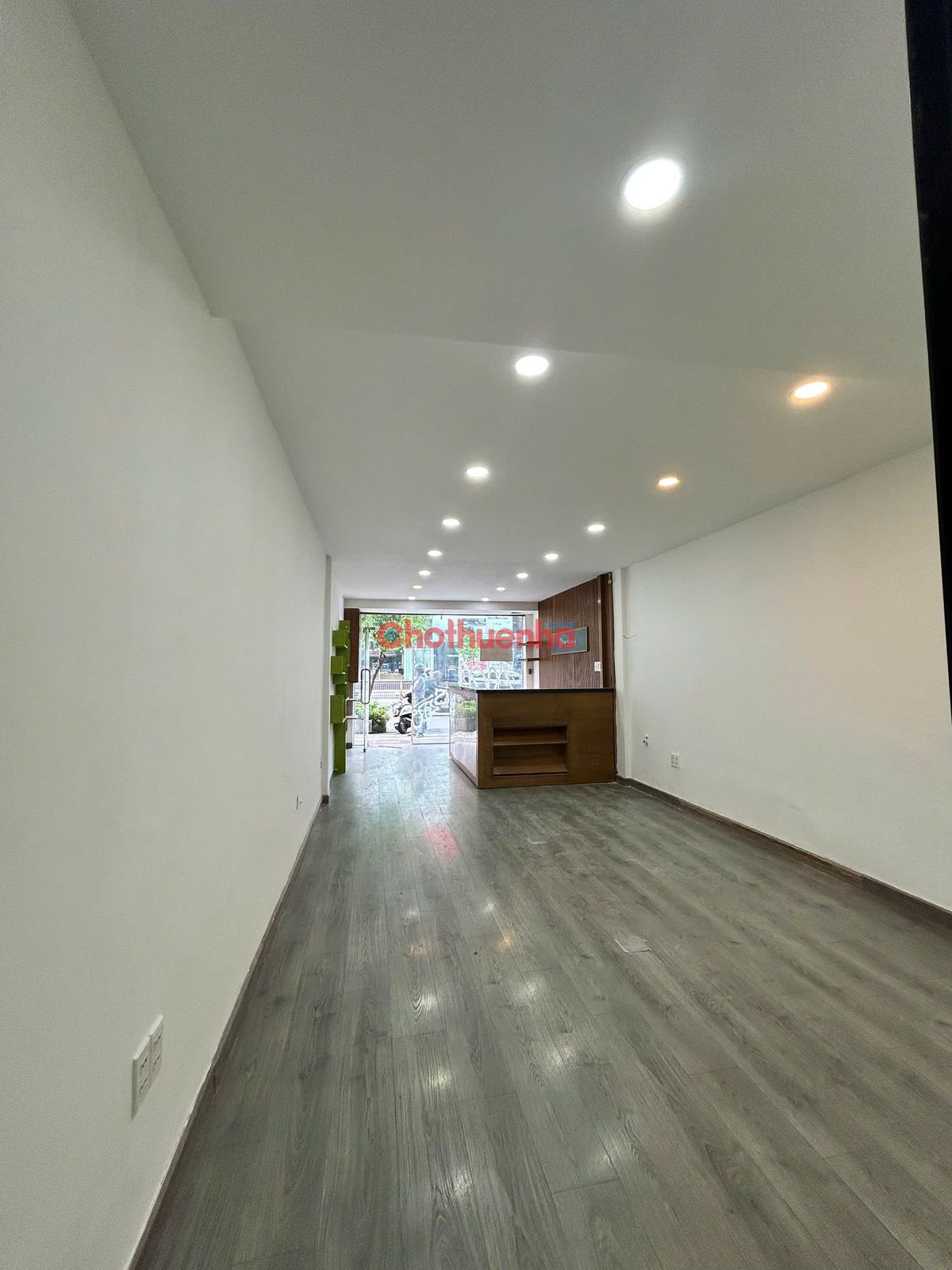 NHÀ MẶT TIỀN NGANG 4x18M (150M2) TRỐNG SUỐT, ĐƯỜNG NGUYỄN VĂN TRỖI, P.12, Q. PHÚ NHUẬN. GIÁ 60 TRIỆU/THÁNG