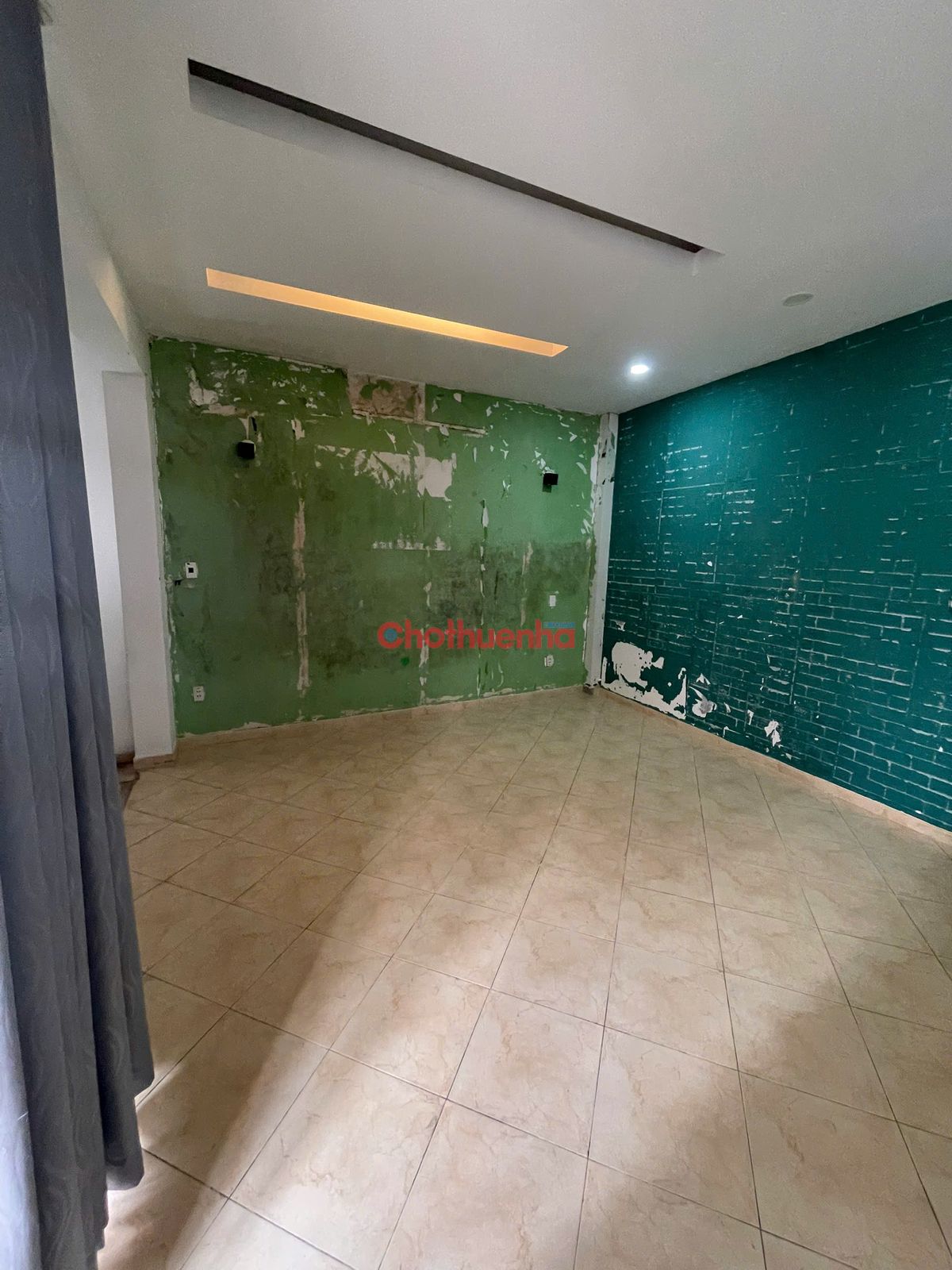 Cho thuê nhà nguyên căn có sân để xe - Cách mạng tháng tám - Quận 3