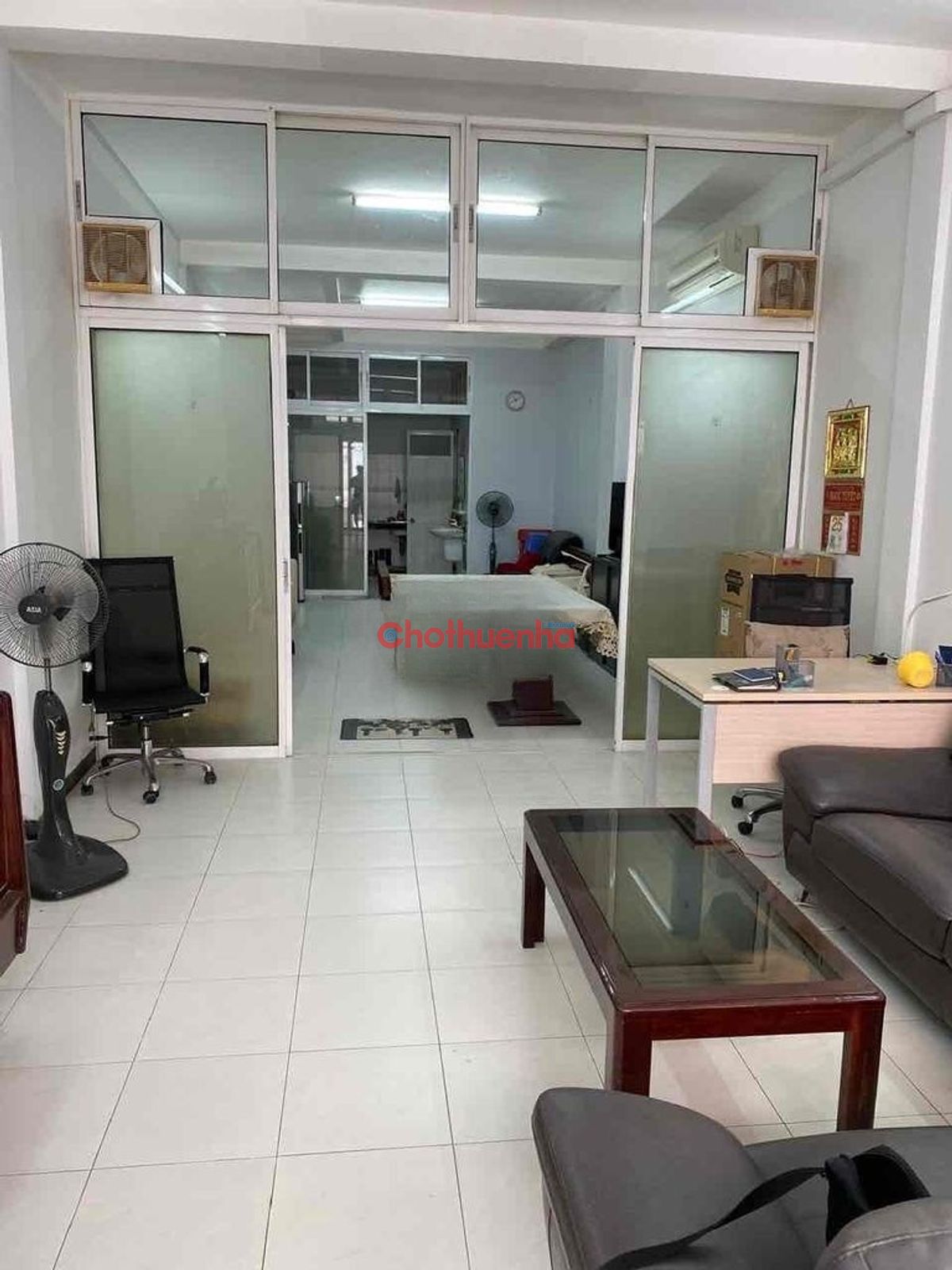 CHO THUÊ NHÀ MẶT TIỀN  NGUYỄN BIỂU, P.1, QUẬN 5 – TRỆT CÓ SÂN, GIÁ TỐT 20TR