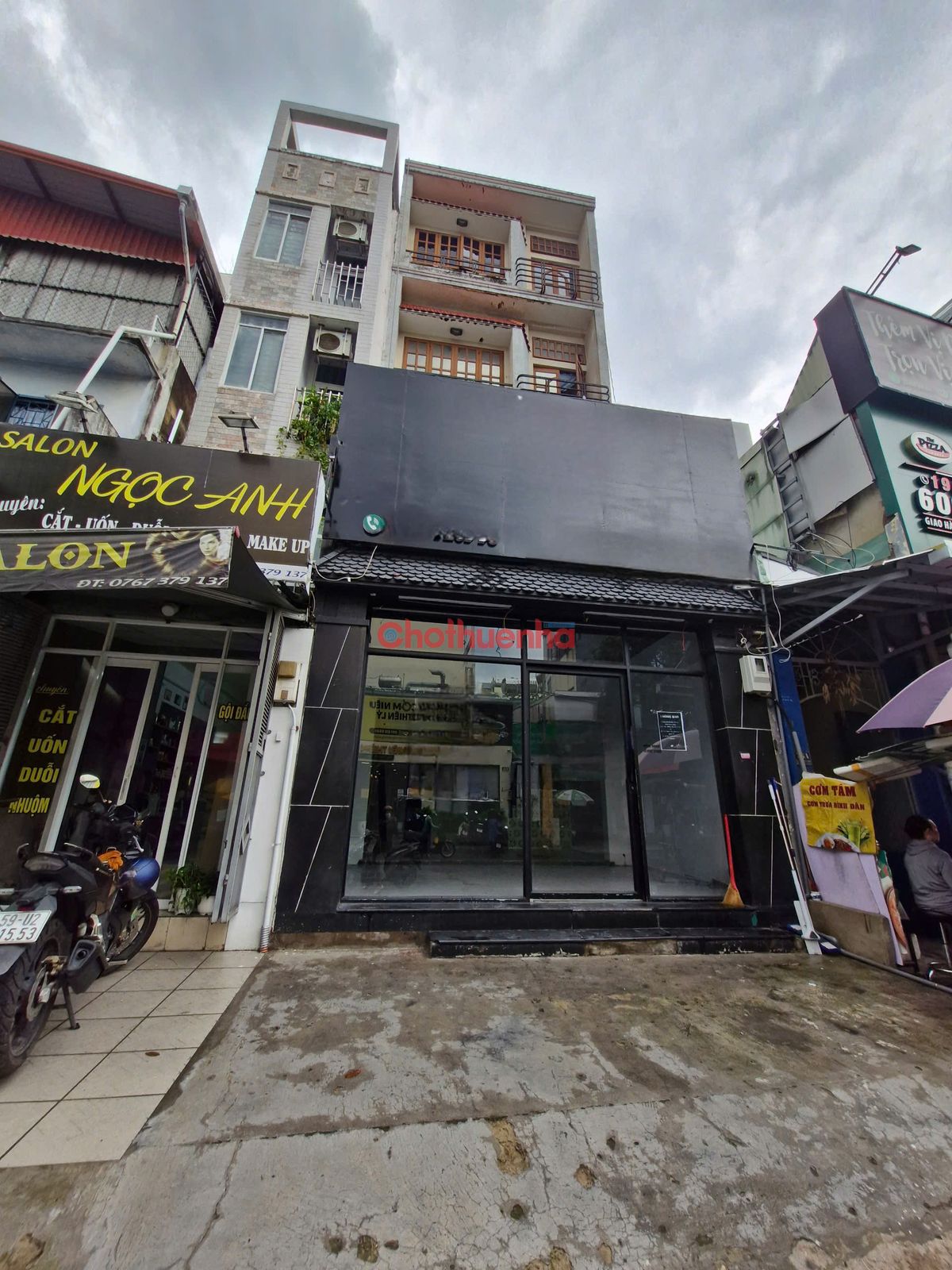 Cho thuê nhà mặt tiền đường Cửu Long, Phường 15, Quận 10