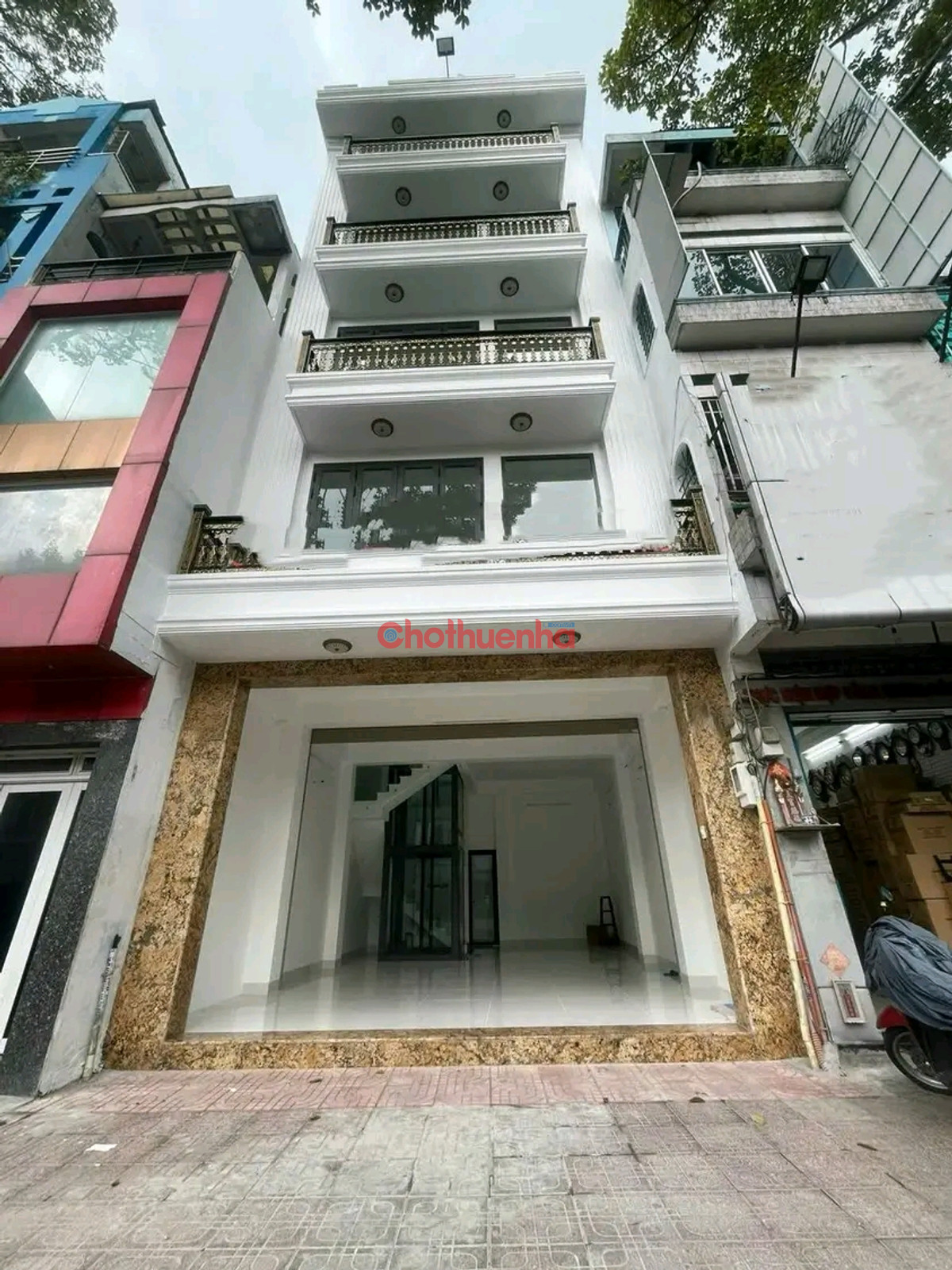 Cho thuê nhà Mặt Tiền Đường 3/2 Phường 12 Quận 11 tòa nhà mới xây xong ngang 6,5m dài 12m