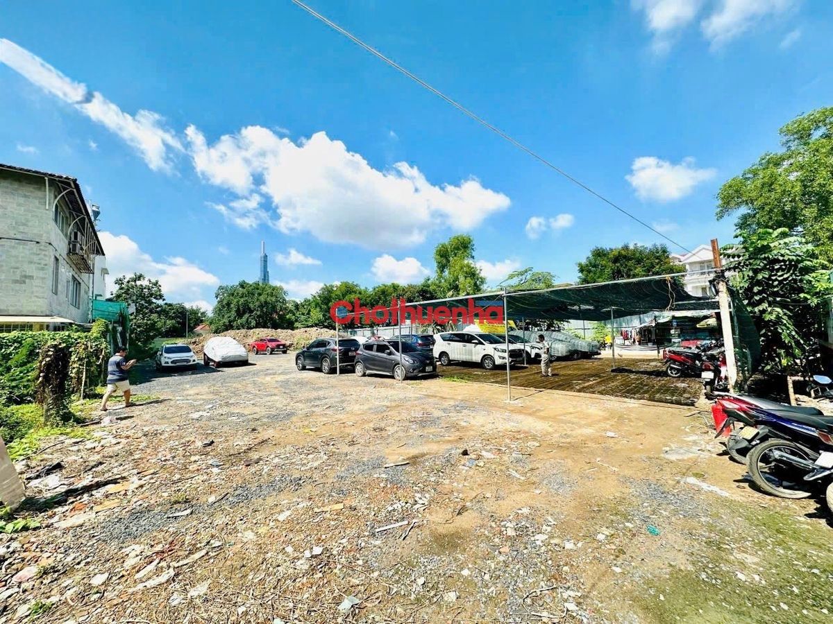 Cho thuê lô đất rộng 2400m2 mặt tiền Nguyễn Văn Hưởng , Thảo Điền, Quận 2