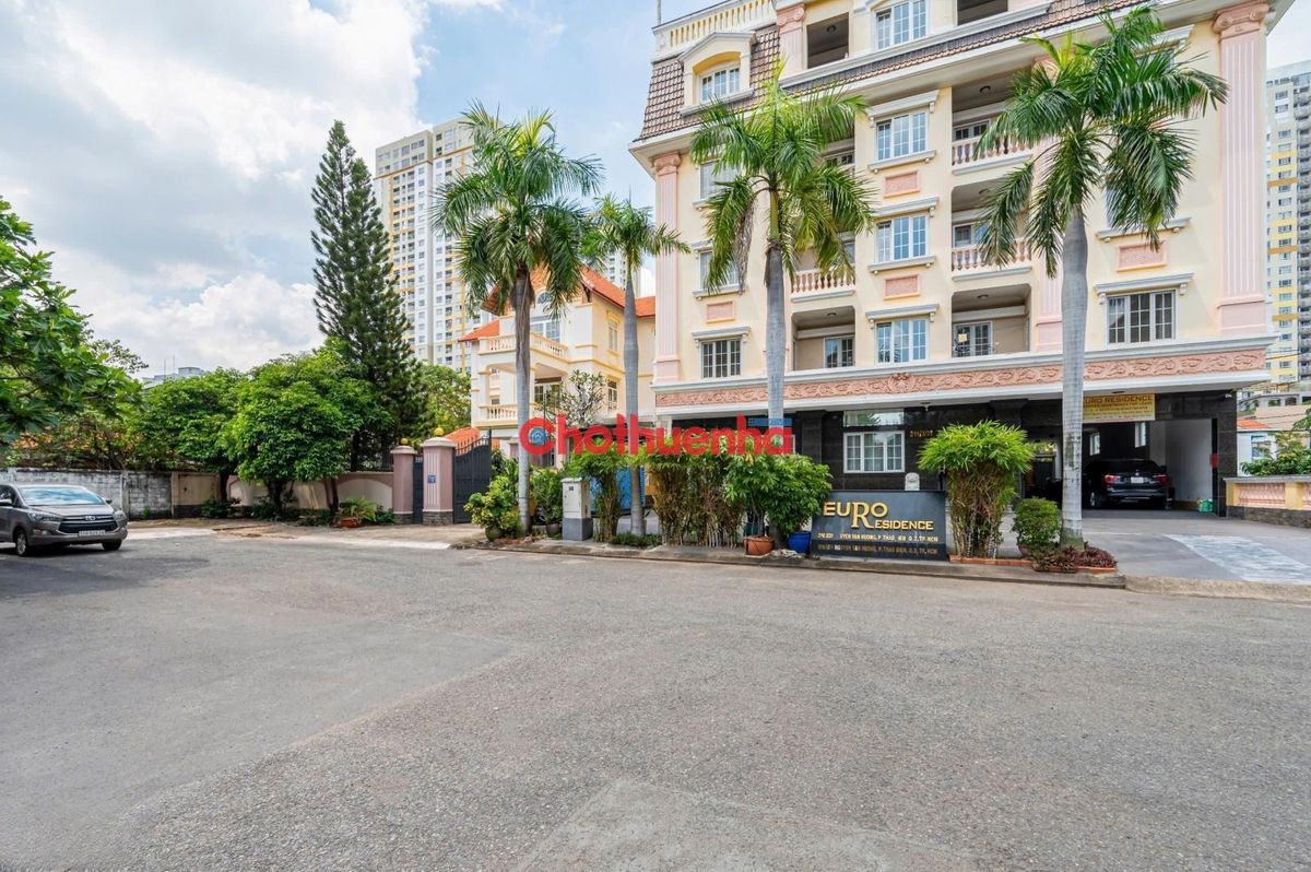 CHO THUÊ VILLA NGUYỄN VĂN HƯỞNG, THẢO ĐIỀN – KHUÔN VIÊN 400M², HẦM + 3 TẦNG, HỒ BƠI RIÊNG