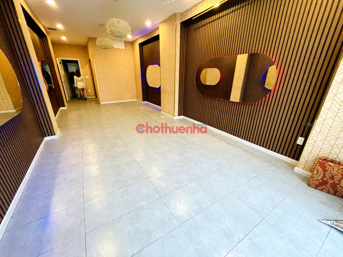 CHO THUÊ NHÀ MẶT TIỀN NGUYÊN CĂN NGUYỄN TRÃI BẾN THÀNH QUẬN 1 - ĐOẠN KINH DOANH SẦM UẤT