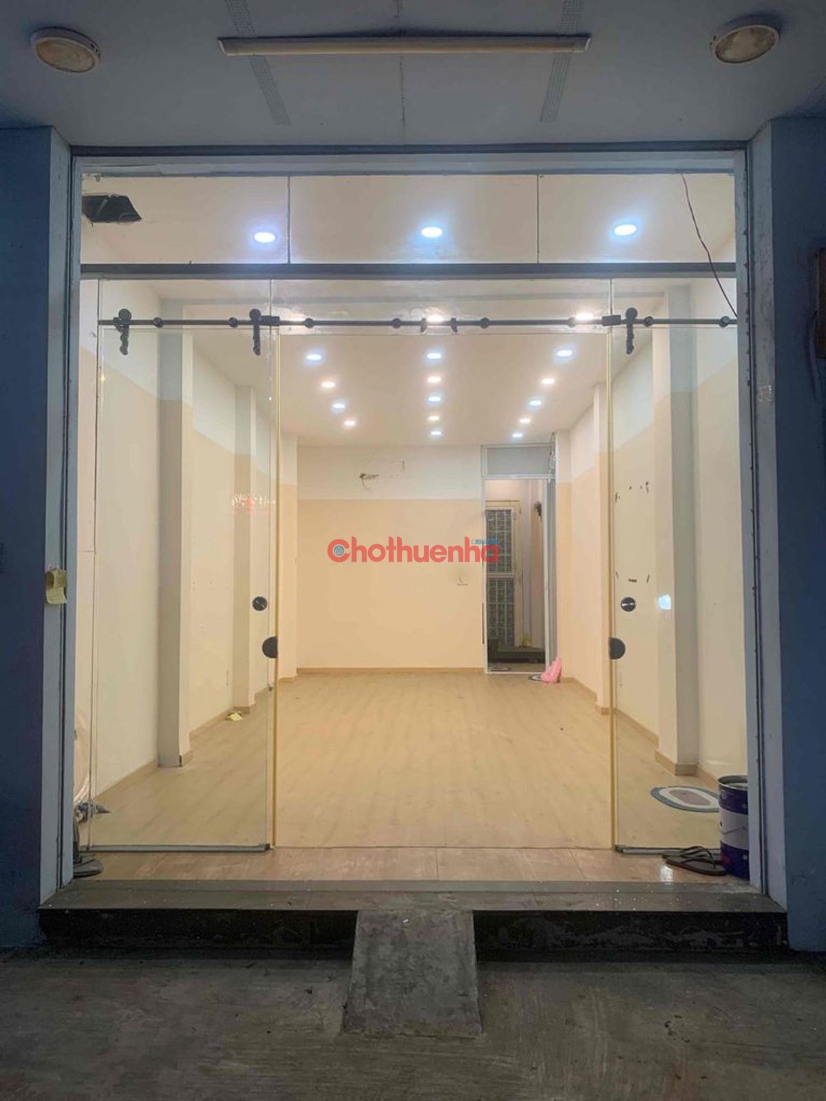 Cho thuê nhà mặt tiền đường Hùng Vương, quận 10 - Phù hợp showroom, thuốc tây,....