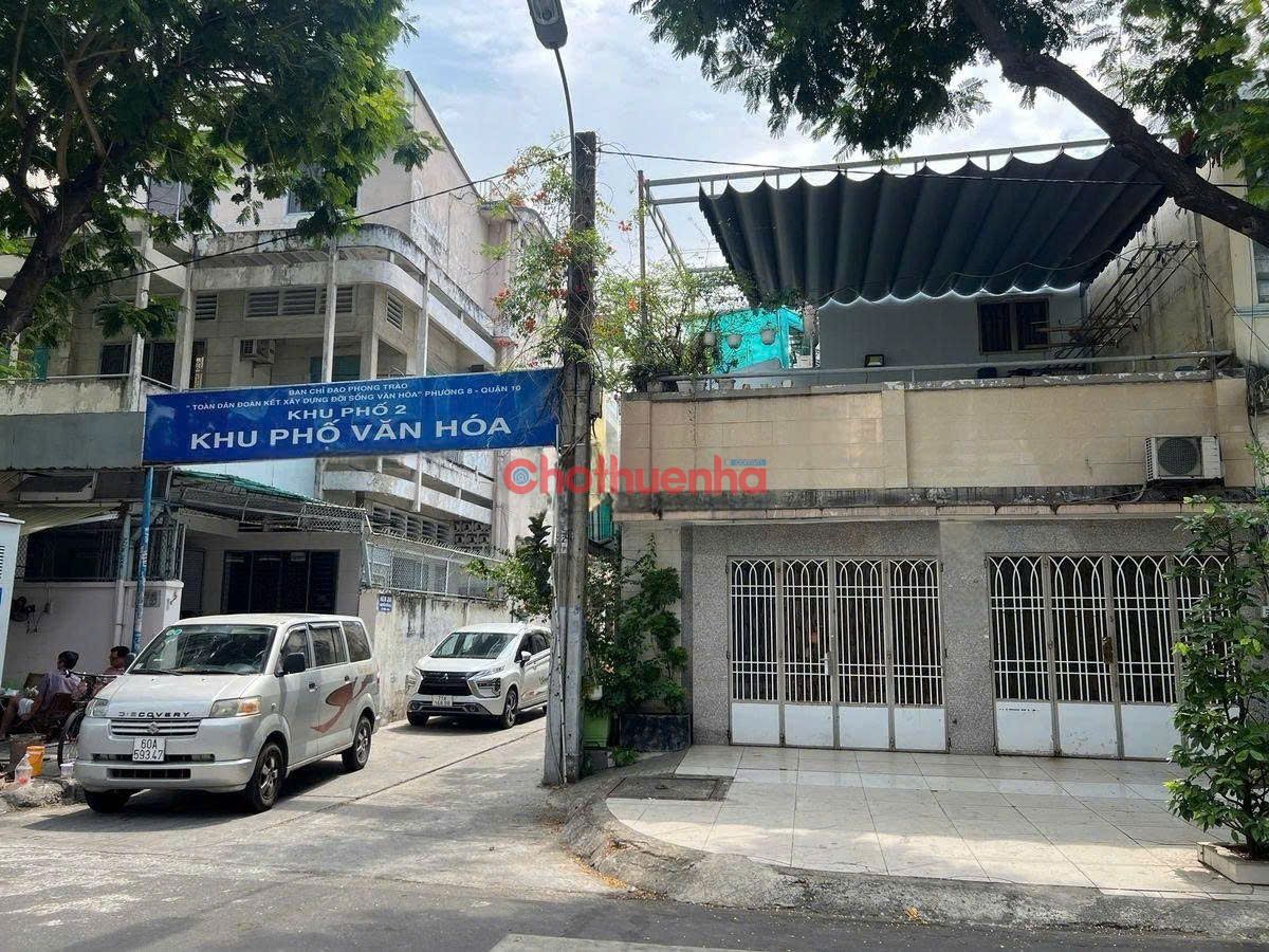 Cho thuê mặt bằng 7x15m mặt tiền Nguyễn Tiểu La, Quận 10