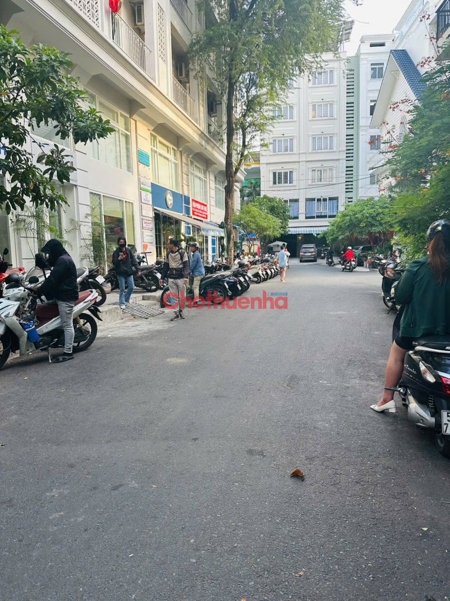 Cho thuê nhà hẻm xe hơi Bàu Cát 1, Phường 14, Quận Tân Bình - ngang 6m - 2 oto trong nhà