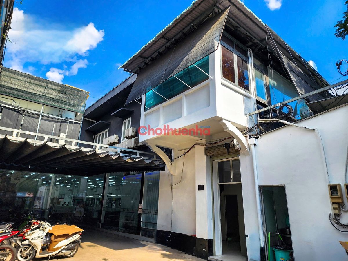 CHO THUÊ SÀN VĂN PHÒNG 300m2 Q4 50TR