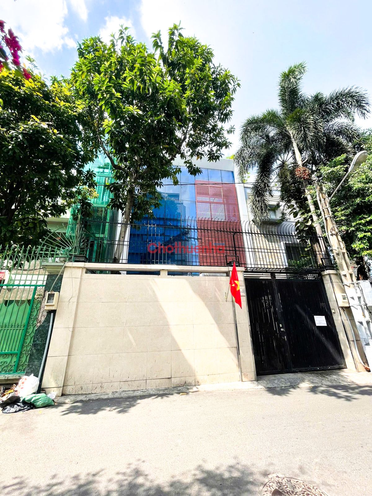 NHÀ MẶT TIỀN MỚI TINH PHƯỜNG 10, PHÚ NHUẬN NGAY SÁT ĐƯỜNG NGUYỄN VĂN TRỖI,TRUNG TÂM KINH DOANH SẦM UẤT.