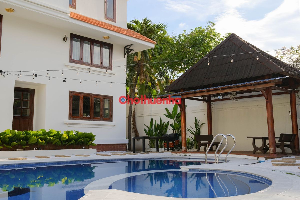 CHO THUÊ VILLA NGUYỄN Ư DĨ THẢO ĐIỀN – 1.375M², 9 PHÒNG, CÓ HỒ BƠI