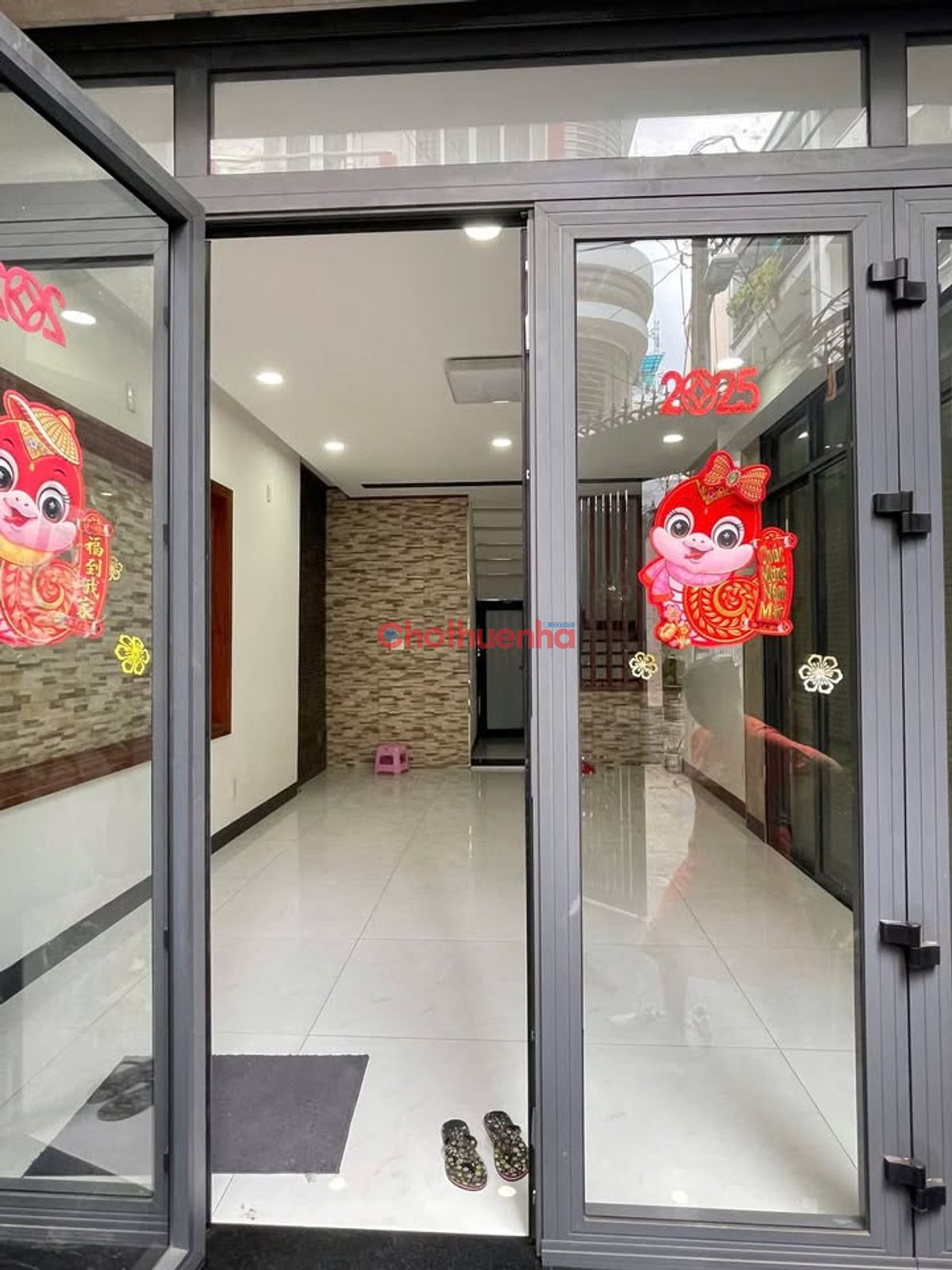 cho thuê nhà có nội thất xịn - ngay trung tâm quận 10 - Nhà đẹp nhận nhà ngay