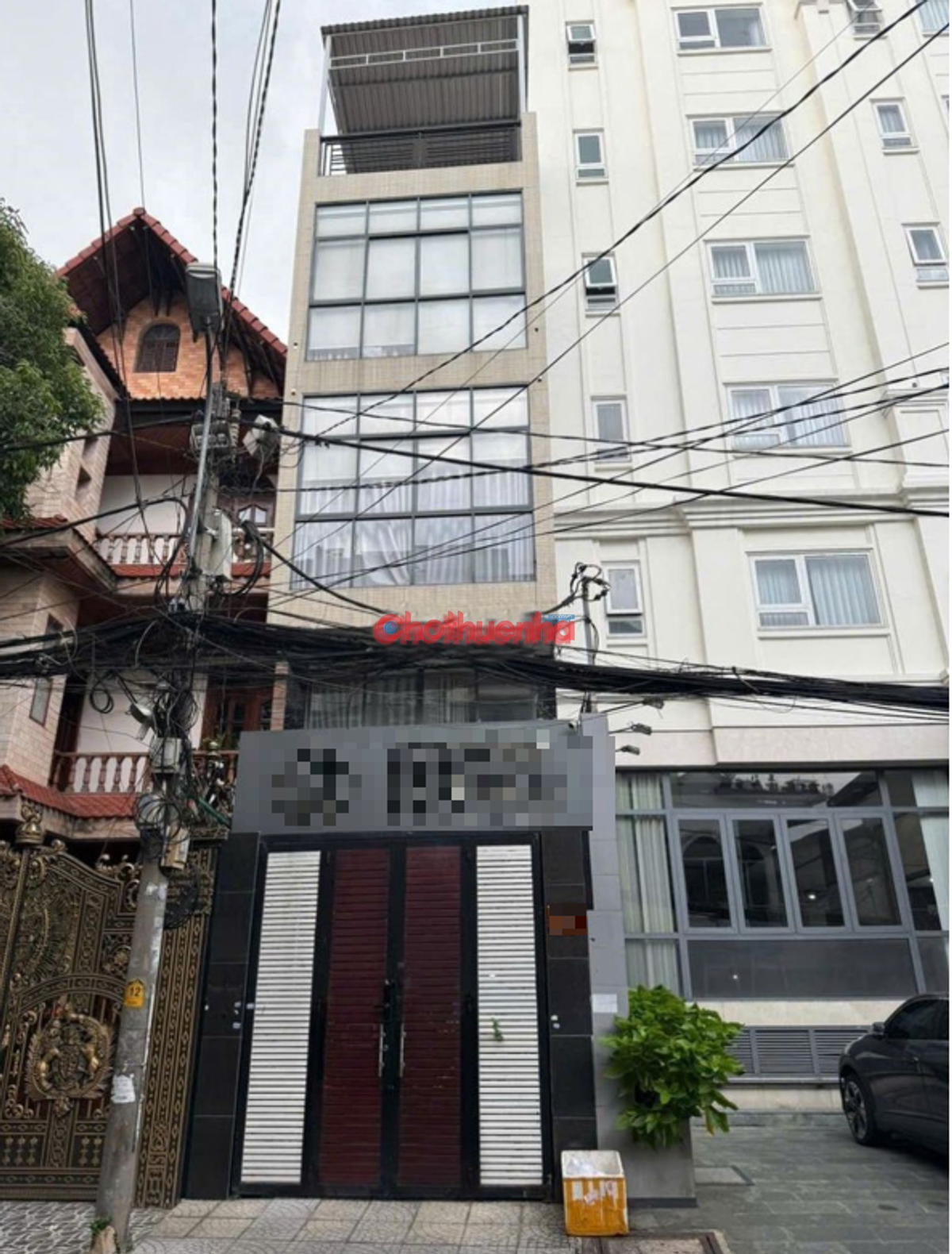 Cho thuê nhà nguyên căn mặt tiền đường Núi Thành, Phường 13, Quận Tân Bình.